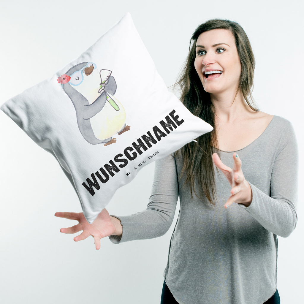 Personalisiertes Kissen Chemikerin mit Herz Kissen, personalisiert, Name, Wunschname, bedrucken, Kopfkissen, Beruf, Ausbildung, Jubiläum, Abschied, Rente, Kollege, Kollegin, Geschenk, Schenken, Arbeitskollege, Mitarbeiter, Firma, Danke, Dankeschön, Chemikerin, Chemielaborantin, Naturwissenschaftlerin, Labor, Studium, Forschung, Wissenschaftlerin