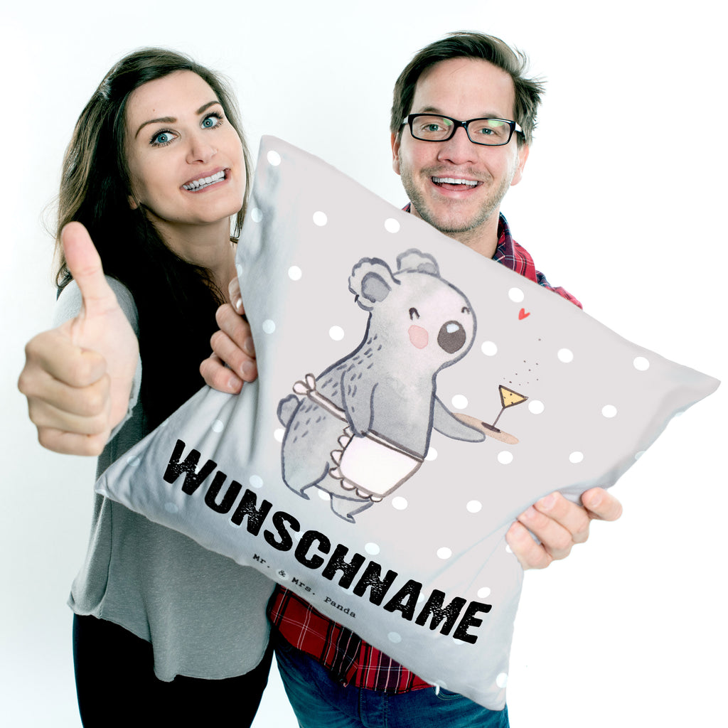 Personalisiertes Kissen Gastwirtin mit Herz Kissen, personalisiert, Name, Wunschname, bedrucken, Kopfkissen, Beruf, Ausbildung, Jubiläum, Abschied, Rente, Kollege, Kollegin, Geschenk, Schenken, Arbeitskollege, Mitarbeiter, Firma, Danke, Dankeschön, Kneipenwirtin, Gastwirtin, Gaststätte, Kneipe, Eröffnung, Barkeeperin, Rum, Bar