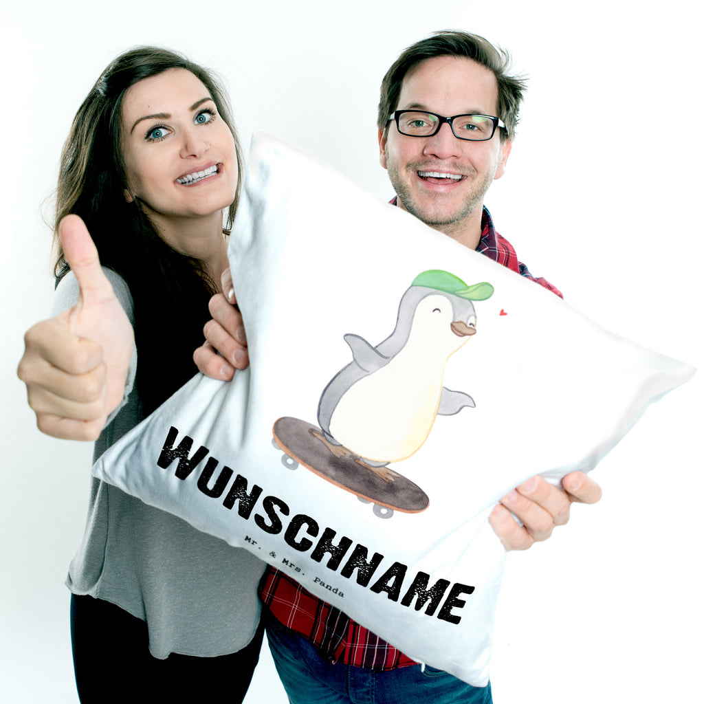 Personalisiertes Kissen Pinguin Skateboarden Tage Kissen, personalisiert, Name, Wunschname, bedrucken, Kopfkissen, Geschenk, Sport, Sportart, Hobby, Schenken, Danke, Dankeschön, Auszeichnung, Gewinn, Sportler, Skateboarden, Skateboard fahren, Skaten, Skateboard, Skateplatz