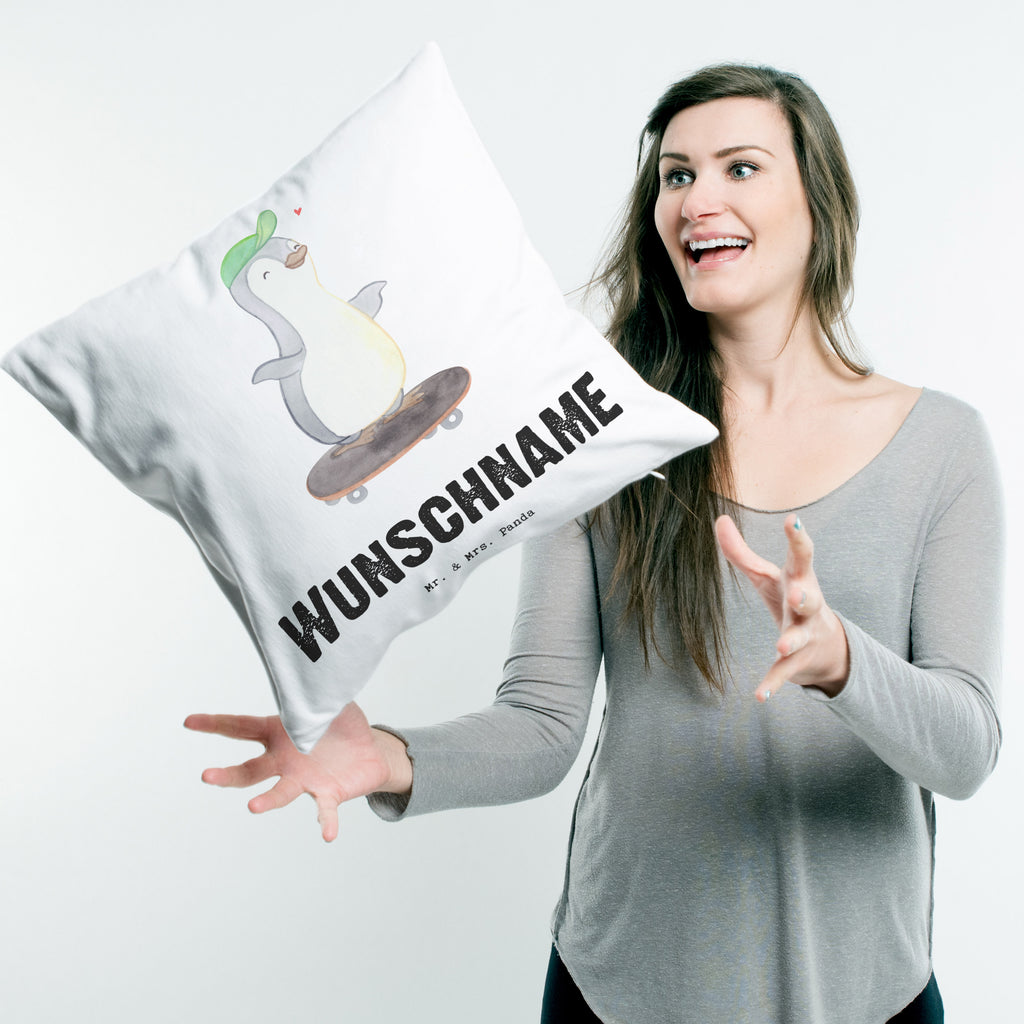 Personalisiertes Kissen Pinguin Skateboarden Tage Kissen, personalisiert, Name, Wunschname, bedrucken, Kopfkissen, Geschenk, Sport, Sportart, Hobby, Schenken, Danke, Dankeschön, Auszeichnung, Gewinn, Sportler, Skateboarden, Skateboard fahren, Skaten, Skateboard, Skateplatz