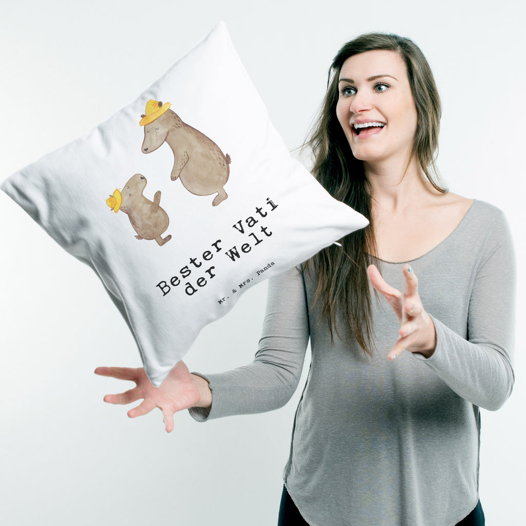 40x40 Kissen Bär Bester Vati der Welt Vater, Papa, Dad, Daddy, Paps, Papi, Vati, Eltern, Geschenk Vater, Mann, Familie, Bester, Dankeschön, Kleinigkeit, Geburtstag Kissenhülle, Kopfkissen, Sofakissen, Dekokissen, Motivkissen  für, Dankeschön, Geschenk, Schenken, Geburtstag, Geburtstagsgeschenk, Geschenkidee, Danke, Bedanken, Mitbringsel, Freude machen, Geschenktipp