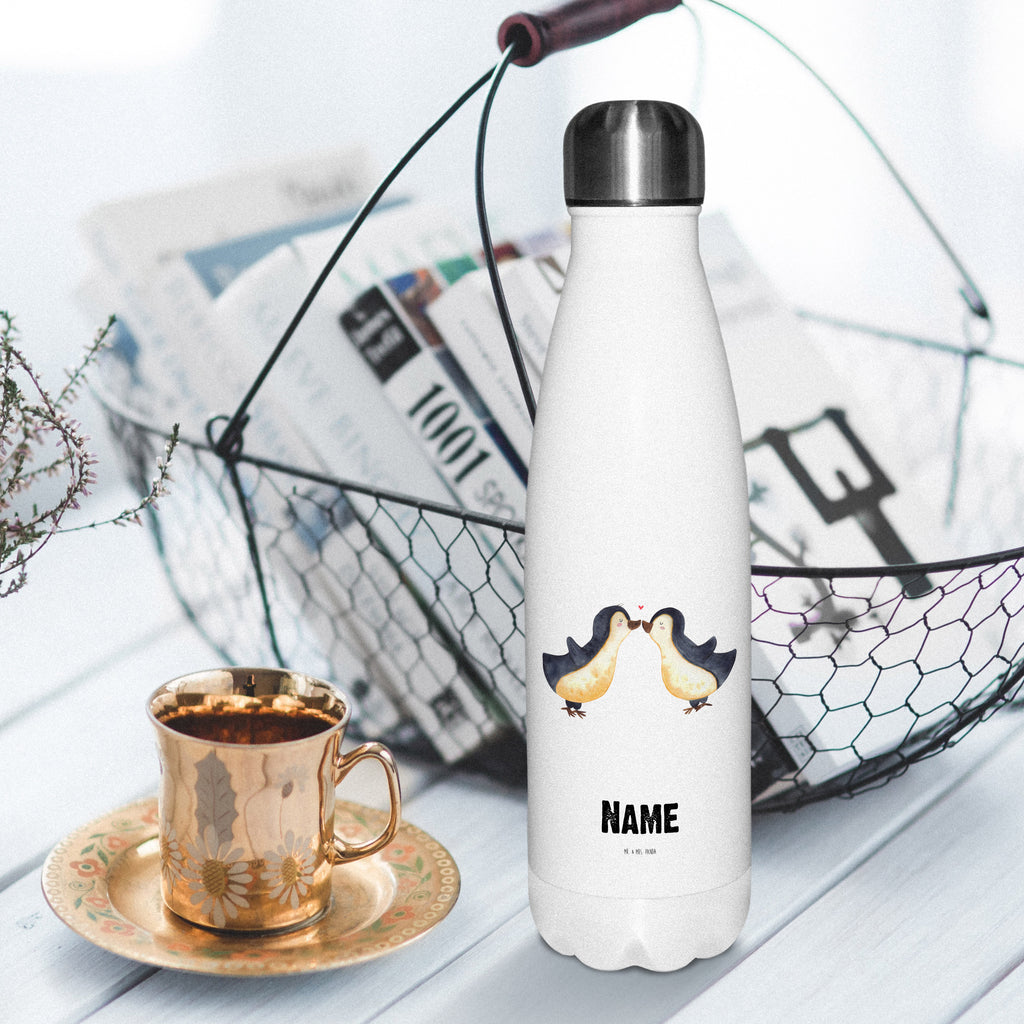 Personalisierte Thermosflasche Pinguin Liebe Personalisierte Isolierflasche, Personalisierte Thermoflasche, Personalisierte Trinkflasche, Trinkflasche Mit Namen, Wunschname, Bedrucken, Namensflasche, Liebe, Partner, Freund, Freundin, Ehemann, Ehefrau, Heiraten, Verlobung, Heiratsantrag, Liebesgeschenk, Jahrestag, Hocheitstag, Pinguin, Pinguine, Pinguin Paar, Pinguinpaar, Pinguin Liebe, Paar, Pärchen. Liebespaar, Liebesbeweis, Liebesspruch, Hochzeitstag, Geschenk Freund, Geschenk Freundin, Verlobte, Verlobter, Love, Geschenk Hochzeitstag, Geschenkidee, Hochzeit, Gastgeschenk