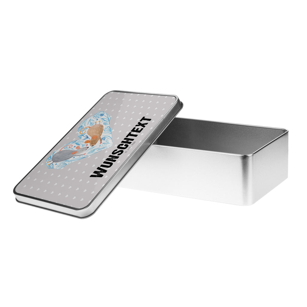Personalisierte Metalldose Mäuse Herz Personalisierte Metalldose, Dose mit Namen, Namensdose, Kiste mit Namen, Namenskiste, Liebe, Partner, Freund, Freundin, Ehemann, Ehefrau, Heiraten, Verlobung, Heiratsantrag, Liebesgeschenk, Jahrestag, Hocheitstag, Maus, Mäuse, Liebesbotschaft, Liebesbeweis, Hochzeit, Lieblingsmensch, Gemeinsamkeit, Love, Geschenk für zwei