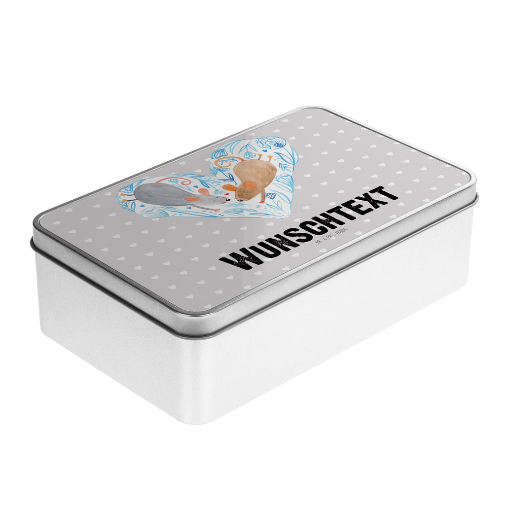 Personalisierte Metalldose Mäuse Herz Personalisierte Metalldose, Dose mit Namen, Namensdose, Kiste mit Namen, Namenskiste, Liebe, Partner, Freund, Freundin, Ehemann, Ehefrau, Heiraten, Verlobung, Heiratsantrag, Liebesgeschenk, Jahrestag, Hocheitstag, Maus, Mäuse, Liebesbotschaft, Liebesbeweis, Hochzeit, Lieblingsmensch, Gemeinsamkeit, Love, Geschenk für zwei
