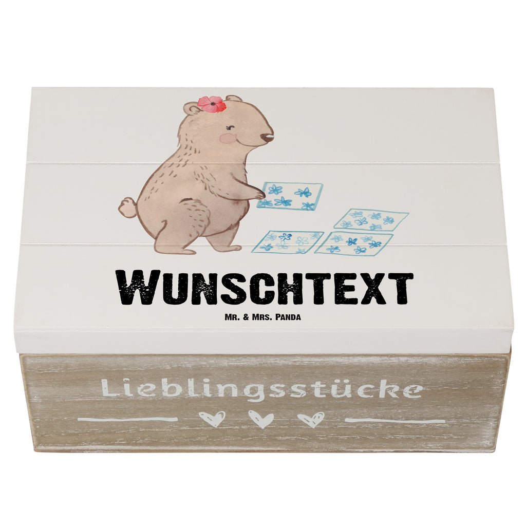 Personalisierte Holzkiste Fliesenlegerin mit Herz Holzkiste mit Namen, Kiste mit Namen, Schatzkiste mit Namen, Truhe mit Namen, Schatulle mit Namen, Erinnerungsbox mit Namen, Erinnerungskiste, mit Namen, Dekokiste mit Namen, Aufbewahrungsbox mit Namen, Holzkiste Personalisiert, Kiste Personalisiert, Schatzkiste Personalisiert, Truhe Personalisiert, Schatulle Personalisiert, Erinnerungsbox Personalisiert, Erinnerungskiste Personalisiert, Dekokiste Personalisiert, Aufbewahrungsbox Personalisiert, Beruf, Ausbildung, Jubiläum, Abschied, Rente, Kollege, Kollegin, Geschenk, Schenken, Arbeitskollege, Mitarbeiter, Firma, Danke, Dankeschön, Fliesenlegerin, Gesellenprüfung, Fliesenlegermeisterin, Fliesenlegerbetrieb, Fliesenfachhandel, Handwerk