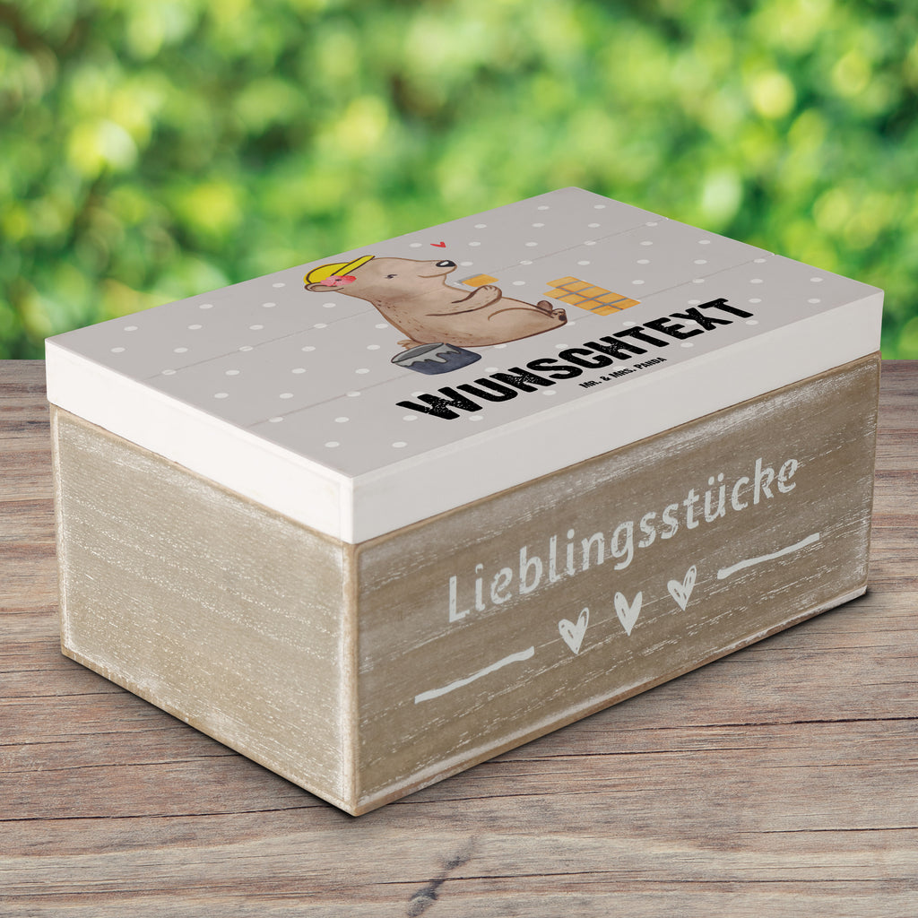Personalisierte Holzkiste Maurerin mit Herz Holzkiste mit Namen, Kiste mit Namen, Schatzkiste mit Namen, Truhe mit Namen, Schatulle mit Namen, Erinnerungsbox mit Namen, Erinnerungskiste, mit Namen, Dekokiste mit Namen, Aufbewahrungsbox mit Namen, Holzkiste Personalisiert, Kiste Personalisiert, Schatzkiste Personalisiert, Truhe Personalisiert, Schatulle Personalisiert, Erinnerungsbox Personalisiert, Erinnerungskiste Personalisiert, Dekokiste Personalisiert, Aufbewahrungsbox Personalisiert, Beruf, Ausbildung, Jubiläum, Abschied, Rente, Kollege, Kollegin, Geschenk, Schenken, Arbeitskollege, Mitarbeiter, Firma, Danke, Dankeschön, Maurerin, Maurermeisterin, Gesellenprüfung, Handwerkerin, Maurerbetrieb