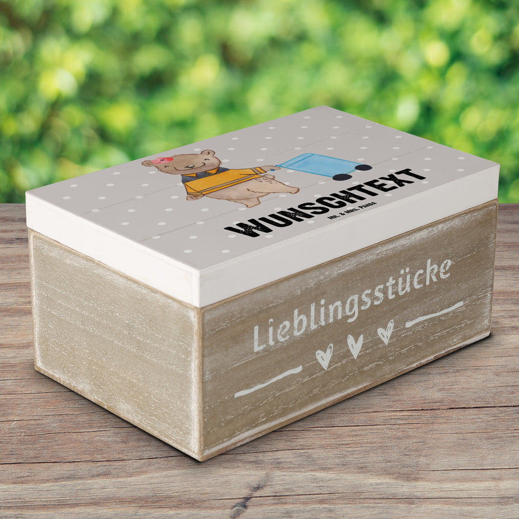 Personalisierte Holzkiste Müllwerkerin mit Herz Holzkiste mit Namen, Kiste mit Namen, Schatzkiste mit Namen, Truhe mit Namen, Schatulle mit Namen, Erinnerungsbox mit Namen, Erinnerungskiste, mit Namen, Dekokiste mit Namen, Aufbewahrungsbox mit Namen, Holzkiste Personalisiert, Kiste Personalisiert, Schatzkiste Personalisiert, Truhe Personalisiert, Schatulle Personalisiert, Erinnerungsbox Personalisiert, Erinnerungskiste Personalisiert, Dekokiste Personalisiert, Aufbewahrungsbox Personalisiert, Beruf, Ausbildung, Jubiläum, Abschied, Rente, Kollege, Kollegin, Geschenk, Schenken, Arbeitskollege, Mitarbeiter, Firma, Danke, Dankeschön, Müllwerkerin, Fachkraft Kreislauf- und Abfallwirtschaft, Müllentsorgerin, Kehrichtfrau, Müllfrau, Müllfahreriin