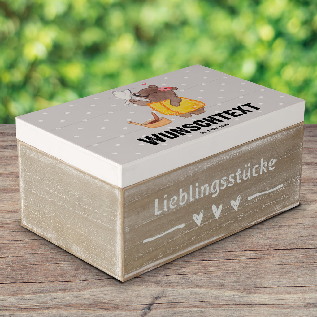Personalisierte Holzkiste Saunameisterin mit Herz Holzkiste mit Namen, Kiste mit Namen, Schatzkiste mit Namen, Truhe mit Namen, Schatulle mit Namen, Erinnerungsbox mit Namen, Erinnerungskiste, mit Namen, Dekokiste mit Namen, Aufbewahrungsbox mit Namen, Holzkiste Personalisiert, Kiste Personalisiert, Schatzkiste Personalisiert, Truhe Personalisiert, Schatulle Personalisiert, Erinnerungsbox Personalisiert, Erinnerungskiste Personalisiert, Dekokiste Personalisiert, Aufbewahrungsbox Personalisiert, Beruf, Ausbildung, Jubiläum, Abschied, Rente, Kollege, Kollegin, Geschenk, Schenken, Arbeitskollege, Mitarbeiter, Firma, Danke, Dankeschön