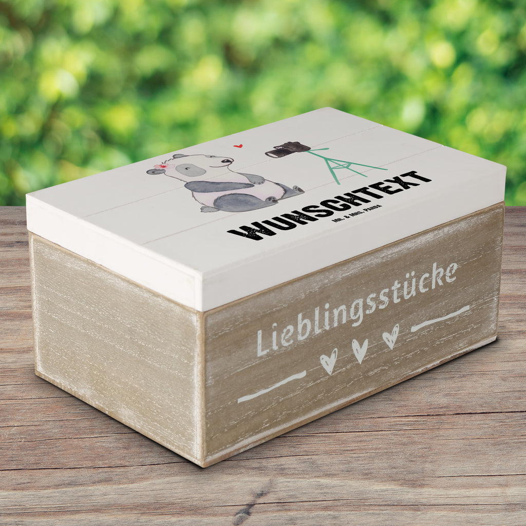 Personalisierte Holzkiste Vloggerin mit Herz Holzkiste mit Namen, Kiste mit Namen, Schatzkiste mit Namen, Truhe mit Namen, Schatulle mit Namen, Erinnerungsbox mit Namen, Erinnerungskiste, mit Namen, Dekokiste mit Namen, Aufbewahrungsbox mit Namen, Holzkiste Personalisiert, Kiste Personalisiert, Schatzkiste Personalisiert, Truhe Personalisiert, Schatulle Personalisiert, Erinnerungsbox Personalisiert, Erinnerungskiste Personalisiert, Dekokiste Personalisiert, Aufbewahrungsbox Personalisiert, Beruf, Ausbildung, Jubiläum, Abschied, Rente, Kollege, Kollegin, Geschenk, Schenken, Arbeitskollege, Mitarbeiter, Firma, Danke, Dankeschön