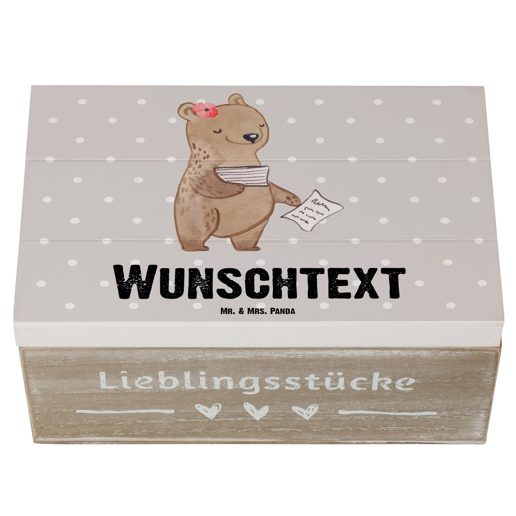 Personalisierte Holzkiste Buchhalterin mit Herz Holzkiste mit Namen, Kiste mit Namen, Schatzkiste mit Namen, Truhe mit Namen, Schatulle mit Namen, Erinnerungsbox mit Namen, Erinnerungskiste, mit Namen, Dekokiste mit Namen, Aufbewahrungsbox mit Namen, Holzkiste Personalisiert, Kiste Personalisiert, Schatzkiste Personalisiert, Truhe Personalisiert, Schatulle Personalisiert, Erinnerungsbox Personalisiert, Erinnerungskiste Personalisiert, Dekokiste Personalisiert, Aufbewahrungsbox Personalisiert, Beruf, Ausbildung, Jubiläum, Abschied, Rente, Kollege, Kollegin, Geschenk, Schenken, Arbeitskollege, Mitarbeiter, Firma, Danke, Dankeschön, Buchhalter, in Bürojob, Backoffice Mitarbeiterin, Angestellte
