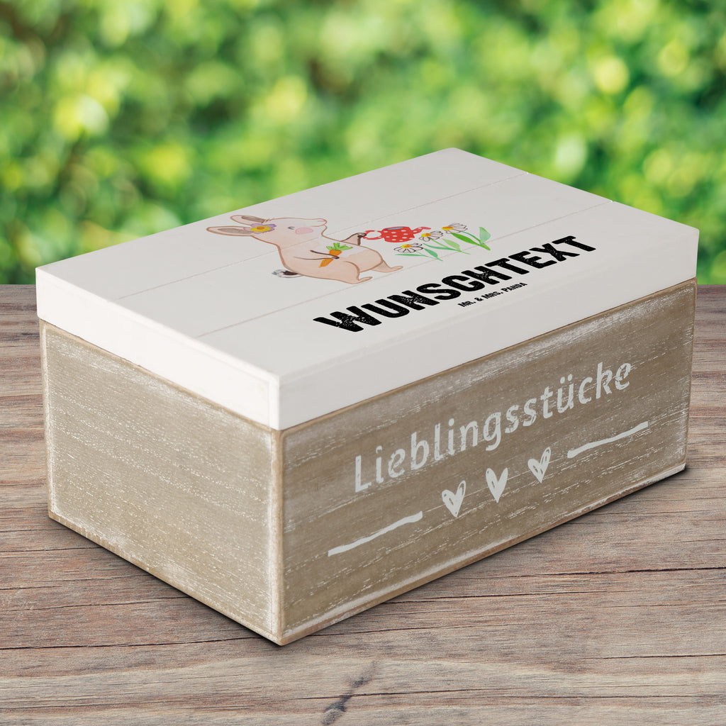 Personalisierte Holzkiste Gärtnerin mit Herz Holzkiste mit Namen, Kiste mit Namen, Schatzkiste mit Namen, Truhe mit Namen, Schatulle mit Namen, Erinnerungsbox mit Namen, Erinnerungskiste, mit Namen, Dekokiste mit Namen, Aufbewahrungsbox mit Namen, Holzkiste Personalisiert, Kiste Personalisiert, Schatzkiste Personalisiert, Truhe Personalisiert, Schatulle Personalisiert, Erinnerungsbox Personalisiert, Erinnerungskiste Personalisiert, Dekokiste Personalisiert, Aufbewahrungsbox Personalisiert, Beruf, Ausbildung, Jubiläum, Abschied, Rente, Kollege, Kollegin, Geschenk, Schenken, Arbeitskollege, Mitarbeiter, Firma, Danke, Dankeschön, Gärtnerin, Gartenplaner, Gärtnerei, Gartenbau, Hobbygärtnerin, Garten- und Landschaftsbauerin