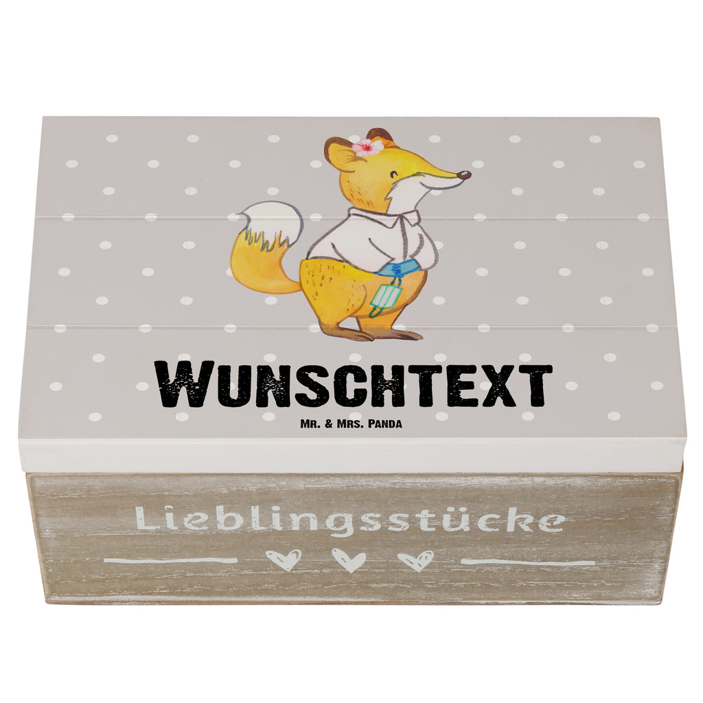 Personalisierte Holzkiste Gynäkologin mit Herz Holzkiste mit Namen, Kiste mit Namen, Schatzkiste mit Namen, Truhe mit Namen, Schatulle mit Namen, Erinnerungsbox mit Namen, Erinnerungskiste, mit Namen, Dekokiste mit Namen, Aufbewahrungsbox mit Namen, Holzkiste Personalisiert, Kiste Personalisiert, Schatzkiste Personalisiert, Truhe Personalisiert, Schatulle Personalisiert, Erinnerungsbox Personalisiert, Erinnerungskiste Personalisiert, Dekokiste Personalisiert, Aufbewahrungsbox Personalisiert, Beruf, Ausbildung, Jubiläum, Abschied, Rente, Kollege, Kollegin, Geschenk, Schenken, Arbeitskollege, Mitarbeiter, Firma, Danke, Dankeschön, Gynäkologin, Frauenärztin, Geschenk Frauenarzt nach Geburt, Geburtshilfe, Frauenarztpraxis