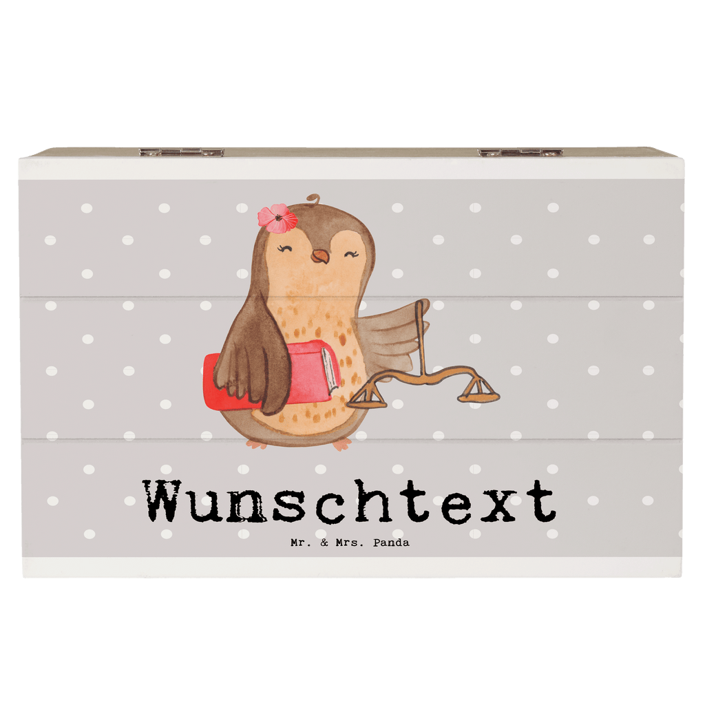 Personalisierte Holzkiste Juristin mit Herz Holzkiste mit Namen, Kiste mit Namen, Schatzkiste mit Namen, Truhe mit Namen, Schatulle mit Namen, Erinnerungsbox mit Namen, Erinnerungskiste, mit Namen, Dekokiste mit Namen, Aufbewahrungsbox mit Namen, Holzkiste Personalisiert, Kiste Personalisiert, Schatzkiste Personalisiert, Truhe Personalisiert, Schatulle Personalisiert, Erinnerungsbox Personalisiert, Erinnerungskiste Personalisiert, Dekokiste Personalisiert, Aufbewahrungsbox Personalisiert, Beruf, Ausbildung, Jubiläum, Abschied, Rente, Kollege, Kollegin, Geschenk, Schenken, Arbeitskollege, Mitarbeiter, Firma, Danke, Dankeschön, Juristin, Anwältin, Jura Studium, Master of laws, Staatsexamen, Jurastudent, Anwaltskanzlei
