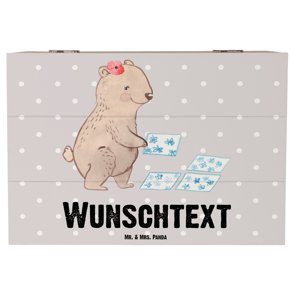 Personalisierte Holzkiste Fliesenlegerin mit Herz Holzkiste mit Namen, Kiste mit Namen, Schatzkiste mit Namen, Truhe mit Namen, Schatulle mit Namen, Erinnerungsbox mit Namen, Erinnerungskiste, mit Namen, Dekokiste mit Namen, Aufbewahrungsbox mit Namen, Holzkiste Personalisiert, Kiste Personalisiert, Schatzkiste Personalisiert, Truhe Personalisiert, Schatulle Personalisiert, Erinnerungsbox Personalisiert, Erinnerungskiste Personalisiert, Dekokiste Personalisiert, Aufbewahrungsbox Personalisiert, Beruf, Ausbildung, Jubiläum, Abschied, Rente, Kollege, Kollegin, Geschenk, Schenken, Arbeitskollege, Mitarbeiter, Firma, Danke, Dankeschön, Fliesenlegerin, Gesellenprüfung, Fliesenlegermeisterin, Fliesenlegerbetrieb, Fliesenfachhandel, Handwerk