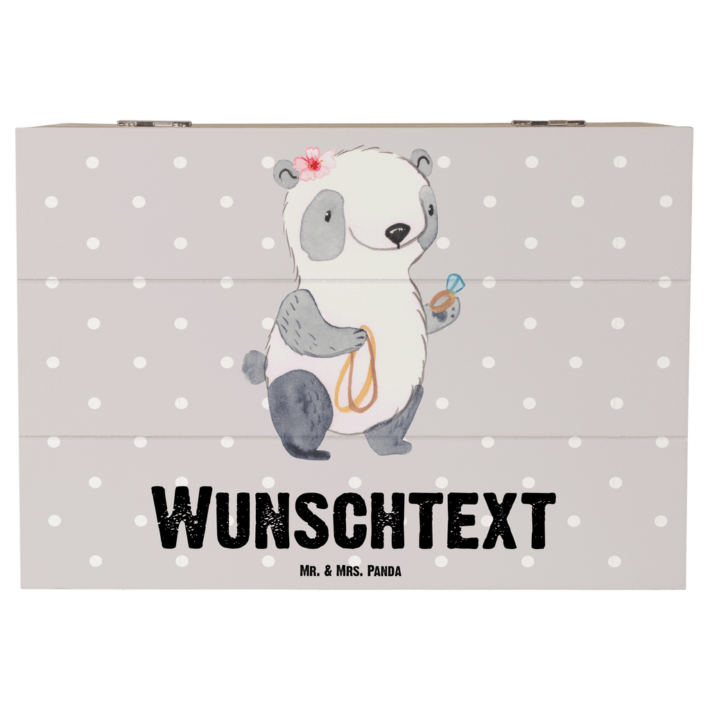 Personalisierte Holzkiste Juwelierin mit Herz Holzkiste mit Namen, Kiste mit Namen, Schatzkiste mit Namen, Truhe mit Namen, Schatulle mit Namen, Erinnerungsbox mit Namen, Erinnerungskiste, mit Namen, Dekokiste mit Namen, Aufbewahrungsbox mit Namen, Holzkiste Personalisiert, Kiste Personalisiert, Schatzkiste Personalisiert, Truhe Personalisiert, Schatulle Personalisiert, Erinnerungsbox Personalisiert, Erinnerungskiste Personalisiert, Dekokiste Personalisiert, Aufbewahrungsbox Personalisiert, Beruf, Ausbildung, Jubiläum, Abschied, Rente, Kollege, Kollegin, Geschenk, Schenken, Arbeitskollege, Mitarbeiter, Firma, Danke, Dankeschön, Juwelierin, Goldschmiedin, Schmuckwarenhändlerin, Schmuckgeschäft, Eröffnung