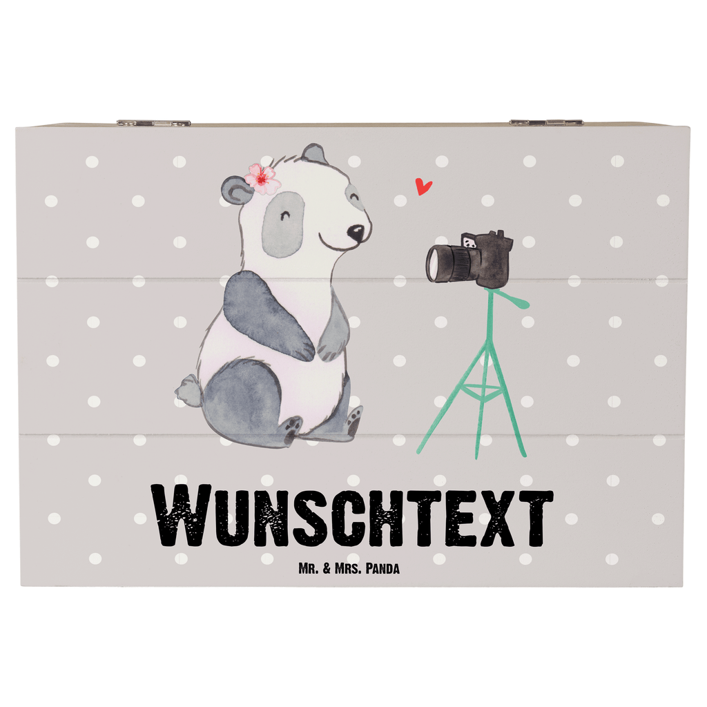 Personalisierte Holzkiste Vloggerin mit Herz Holzkiste mit Namen, Kiste mit Namen, Schatzkiste mit Namen, Truhe mit Namen, Schatulle mit Namen, Erinnerungsbox mit Namen, Erinnerungskiste, mit Namen, Dekokiste mit Namen, Aufbewahrungsbox mit Namen, Holzkiste Personalisiert, Kiste Personalisiert, Schatzkiste Personalisiert, Truhe Personalisiert, Schatulle Personalisiert, Erinnerungsbox Personalisiert, Erinnerungskiste Personalisiert, Dekokiste Personalisiert, Aufbewahrungsbox Personalisiert, Beruf, Ausbildung, Jubiläum, Abschied, Rente, Kollege, Kollegin, Geschenk, Schenken, Arbeitskollege, Mitarbeiter, Firma, Danke, Dankeschön