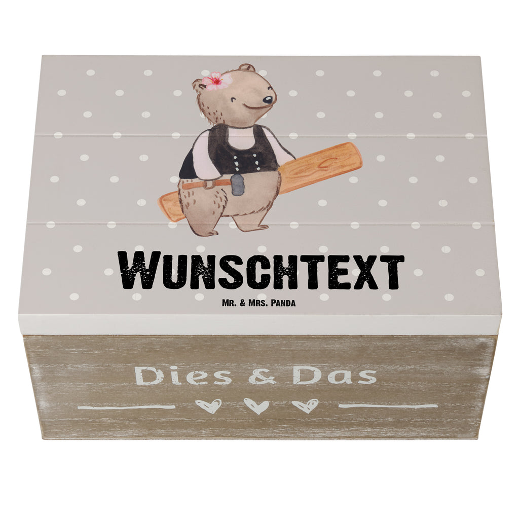 Personalisierte Holzkiste Zimmerfrau mit Herz Holzkiste mit Namen, Kiste mit Namen, Schatzkiste mit Namen, Truhe mit Namen, Schatulle mit Namen, Erinnerungsbox mit Namen, Erinnerungskiste, mit Namen, Dekokiste mit Namen, Aufbewahrungsbox mit Namen, Holzkiste Personalisiert, Kiste Personalisiert, Schatzkiste Personalisiert, Truhe Personalisiert, Schatulle Personalisiert, Erinnerungsbox Personalisiert, Erinnerungskiste Personalisiert, Dekokiste Personalisiert, Aufbewahrungsbox Personalisiert, Beruf, Ausbildung, Jubiläum, Abschied, Rente, Kollege, Kollegin, Geschenk, Schenken, Arbeitskollege, Mitarbeiter, Firma, Danke, Dankeschön