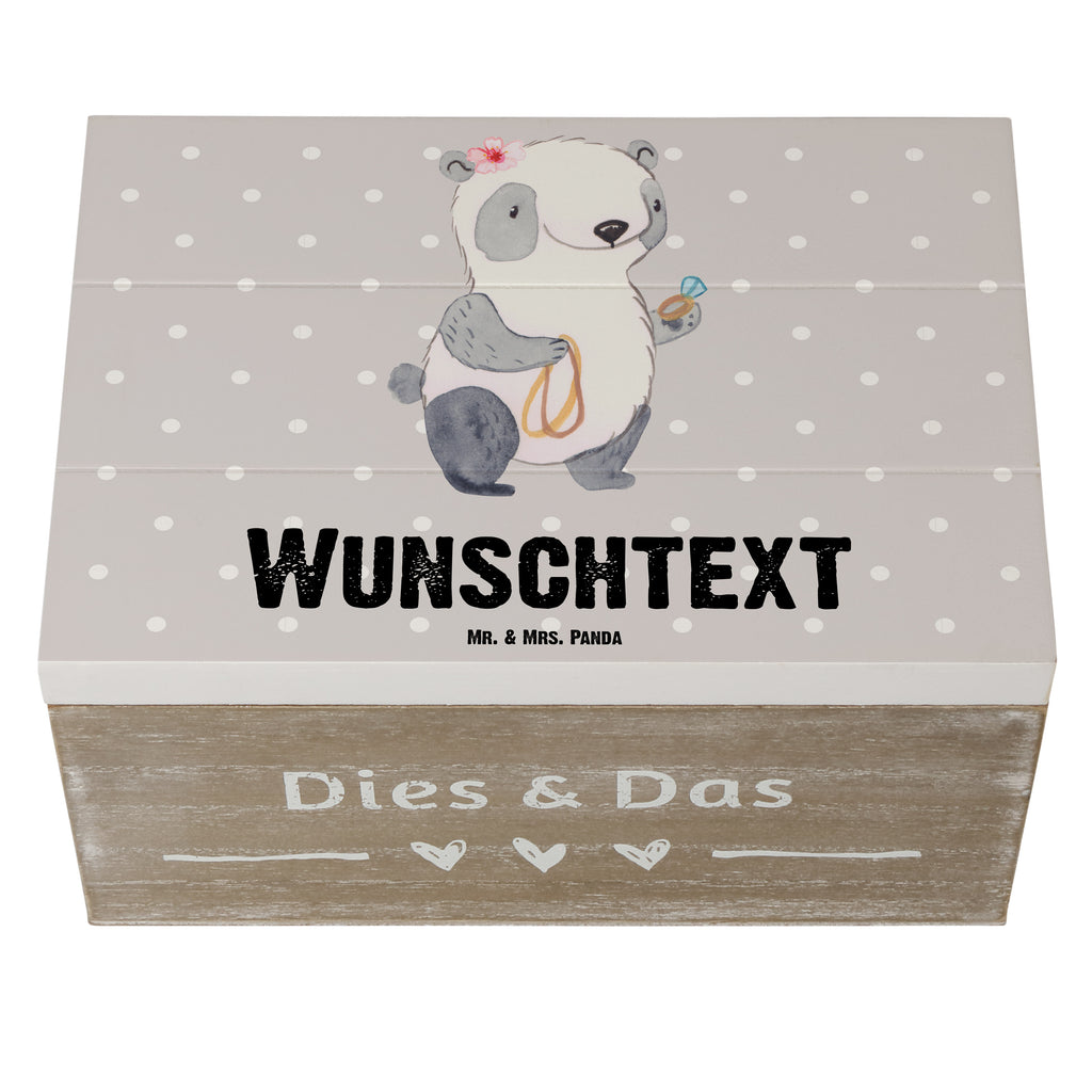Personalisierte Holzkiste Goldschmiedin mit Herz Holzkiste mit Namen, Kiste mit Namen, Schatzkiste mit Namen, Truhe mit Namen, Schatulle mit Namen, Erinnerungsbox mit Namen, Erinnerungskiste, mit Namen, Dekokiste mit Namen, Aufbewahrungsbox mit Namen, Holzkiste Personalisiert, Kiste Personalisiert, Schatzkiste Personalisiert, Truhe Personalisiert, Schatulle Personalisiert, Erinnerungsbox Personalisiert, Erinnerungskiste Personalisiert, Dekokiste Personalisiert, Aufbewahrungsbox Personalisiert, Beruf, Ausbildung, Jubiläum, Abschied, Rente, Kollege, Kollegin, Geschenk, Schenken, Arbeitskollege, Mitarbeiter, Firma, Danke, Dankeschön, Juwelierin, Goldschmiedin, Schmiedin, Schmuckwarenhändlerin, Schmuckgeschäft, Eröffnung