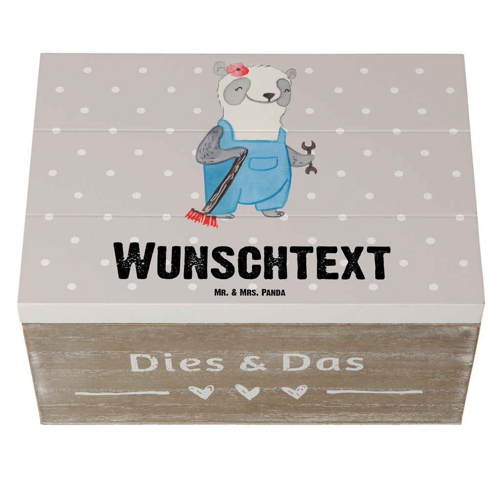 Personalisierte Holzkiste Hausmeisterin mit Herz Holzkiste mit Namen, Kiste mit Namen, Schatzkiste mit Namen, Truhe mit Namen, Schatulle mit Namen, Erinnerungsbox mit Namen, Erinnerungskiste, mit Namen, Dekokiste mit Namen, Aufbewahrungsbox mit Namen, Holzkiste Personalisiert, Kiste Personalisiert, Schatzkiste Personalisiert, Truhe Personalisiert, Schatulle Personalisiert, Erinnerungsbox Personalisiert, Erinnerungskiste Personalisiert, Dekokiste Personalisiert, Aufbewahrungsbox Personalisiert, Beruf, Ausbildung, Jubiläum, Abschied, Rente, Kollege, Kollegin, Geschenk, Schenken, Arbeitskollege, Mitarbeiter, Firma, Danke, Dankeschön, Hausmeisterin, Concierge, Hausverwalterin, Facility Manager