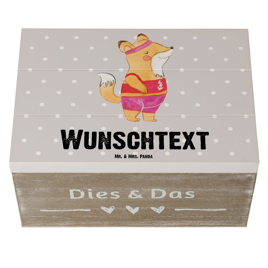 Personalisierte Holzkiste Sportlehrerin mit Herz Holzkiste mit Namen, Kiste mit Namen, Schatzkiste mit Namen, Truhe mit Namen, Schatulle mit Namen, Erinnerungsbox mit Namen, Erinnerungskiste, mit Namen, Dekokiste mit Namen, Aufbewahrungsbox mit Namen, Holzkiste Personalisiert, Kiste Personalisiert, Schatzkiste Personalisiert, Truhe Personalisiert, Schatulle Personalisiert, Erinnerungsbox Personalisiert, Erinnerungskiste Personalisiert, Dekokiste Personalisiert, Aufbewahrungsbox Personalisiert, Beruf, Ausbildung, Jubiläum, Abschied, Rente, Kollege, Kollegin, Geschenk, Schenken, Arbeitskollege, Mitarbeiter, Firma, Danke, Dankeschön