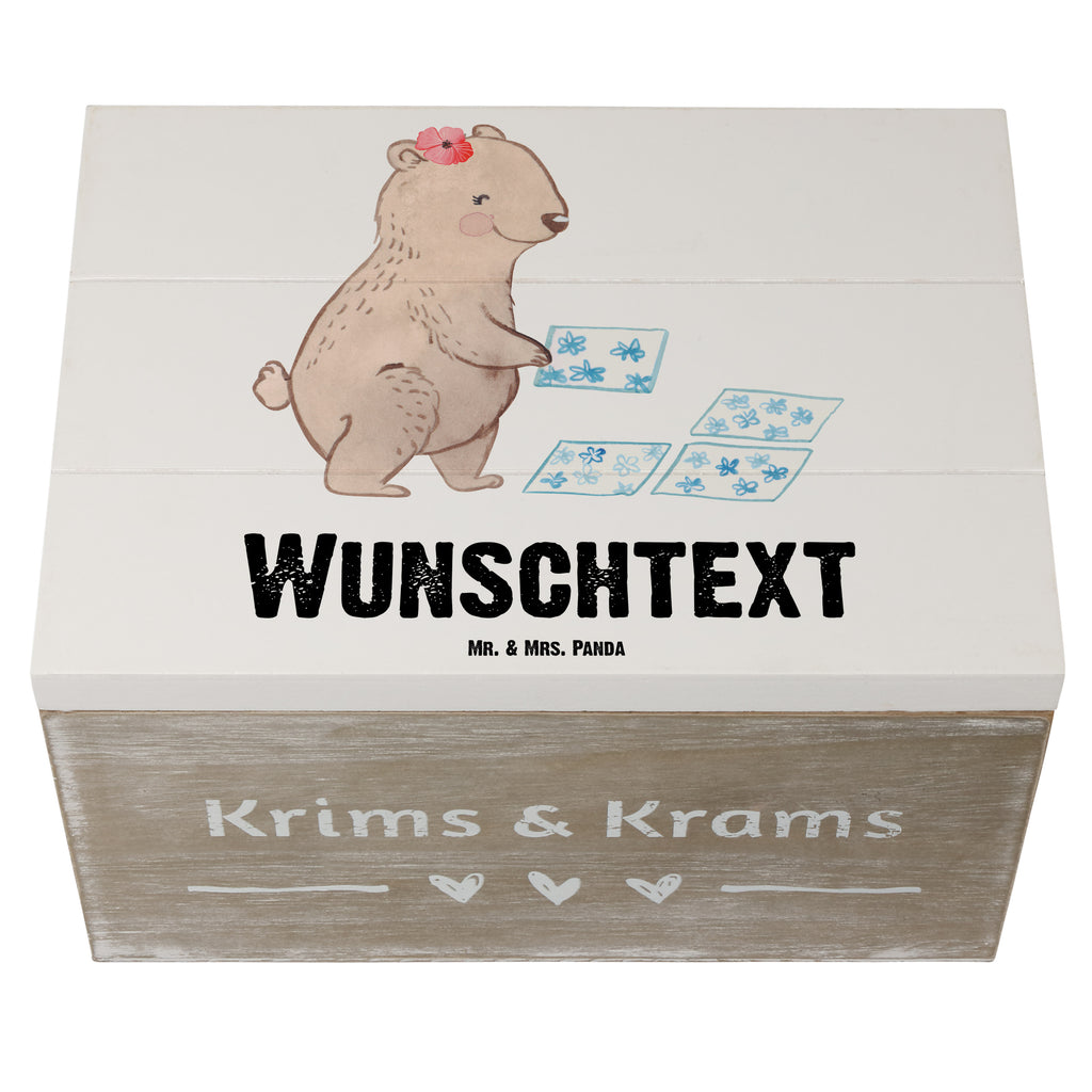 Personalisierte Holzkiste Fliesenlegerin mit Herz Holzkiste mit Namen, Kiste mit Namen, Schatzkiste mit Namen, Truhe mit Namen, Schatulle mit Namen, Erinnerungsbox mit Namen, Erinnerungskiste, mit Namen, Dekokiste mit Namen, Aufbewahrungsbox mit Namen, Holzkiste Personalisiert, Kiste Personalisiert, Schatzkiste Personalisiert, Truhe Personalisiert, Schatulle Personalisiert, Erinnerungsbox Personalisiert, Erinnerungskiste Personalisiert, Dekokiste Personalisiert, Aufbewahrungsbox Personalisiert, Beruf, Ausbildung, Jubiläum, Abschied, Rente, Kollege, Kollegin, Geschenk, Schenken, Arbeitskollege, Mitarbeiter, Firma, Danke, Dankeschön, Fliesenlegerin, Gesellenprüfung, Fliesenlegermeisterin, Fliesenlegerbetrieb, Fliesenfachhandel, Handwerk