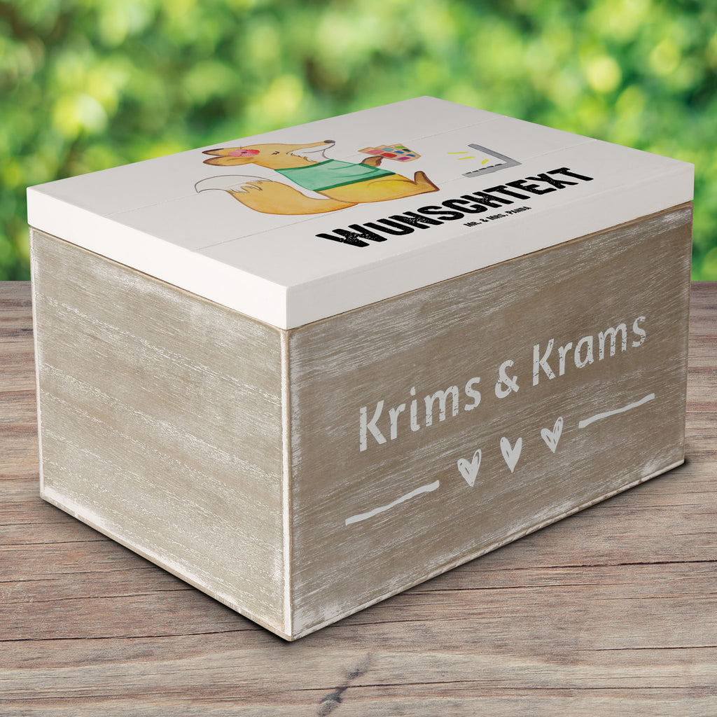 Personalisierte Holzkiste Grafikerin mit Herz Holzkiste mit Namen, Kiste mit Namen, Schatzkiste mit Namen, Truhe mit Namen, Schatulle mit Namen, Erinnerungsbox mit Namen, Erinnerungskiste, mit Namen, Dekokiste mit Namen, Aufbewahrungsbox mit Namen, Holzkiste Personalisiert, Kiste Personalisiert, Schatzkiste Personalisiert, Truhe Personalisiert, Schatulle Personalisiert, Erinnerungsbox Personalisiert, Erinnerungskiste Personalisiert, Dekokiste Personalisiert, Aufbewahrungsbox Personalisiert, Beruf, Ausbildung, Jubiläum, Abschied, Rente, Kollege, Kollegin, Geschenk, Schenken, Arbeitskollege, Mitarbeiter, Firma, Danke, Dankeschön, Grafikerin, Designer, Mediengestalter, Grafikdesignerin