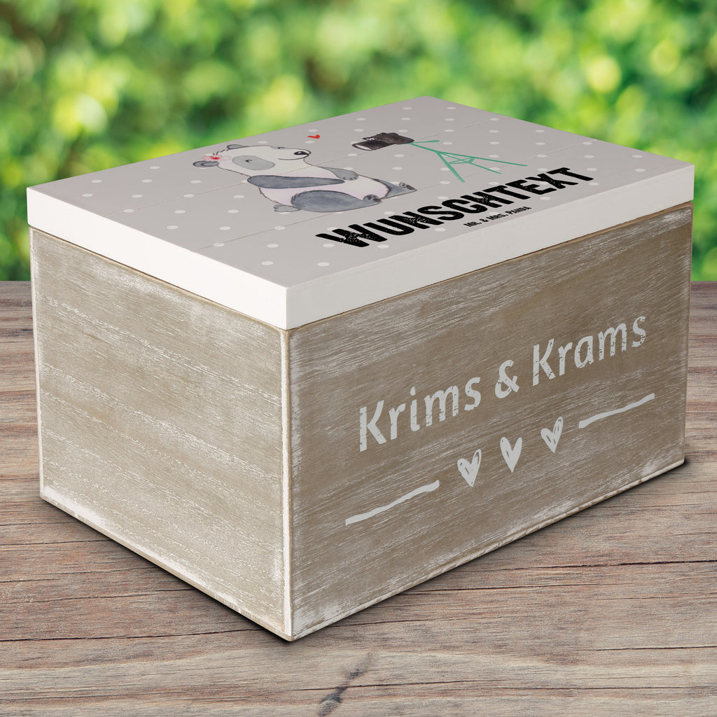 Personalisierte Holzkiste Vloggerin mit Herz Holzkiste mit Namen, Kiste mit Namen, Schatzkiste mit Namen, Truhe mit Namen, Schatulle mit Namen, Erinnerungsbox mit Namen, Erinnerungskiste, mit Namen, Dekokiste mit Namen, Aufbewahrungsbox mit Namen, Holzkiste Personalisiert, Kiste Personalisiert, Schatzkiste Personalisiert, Truhe Personalisiert, Schatulle Personalisiert, Erinnerungsbox Personalisiert, Erinnerungskiste Personalisiert, Dekokiste Personalisiert, Aufbewahrungsbox Personalisiert, Beruf, Ausbildung, Jubiläum, Abschied, Rente, Kollege, Kollegin, Geschenk, Schenken, Arbeitskollege, Mitarbeiter, Firma, Danke, Dankeschön