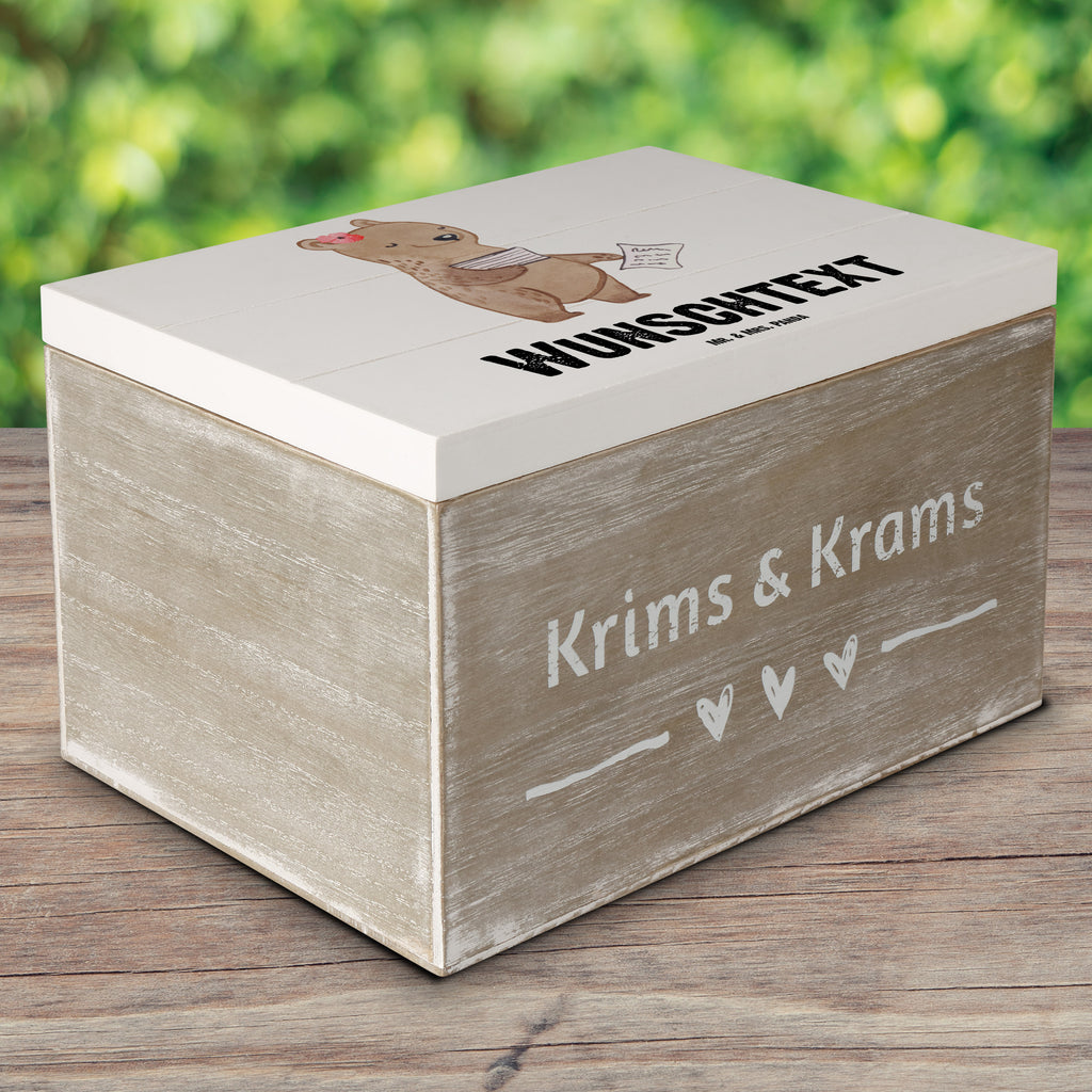 Personalisierte Holzkiste Buchhalterin mit Herz Holzkiste mit Namen, Kiste mit Namen, Schatzkiste mit Namen, Truhe mit Namen, Schatulle mit Namen, Erinnerungsbox mit Namen, Erinnerungskiste, mit Namen, Dekokiste mit Namen, Aufbewahrungsbox mit Namen, Holzkiste Personalisiert, Kiste Personalisiert, Schatzkiste Personalisiert, Truhe Personalisiert, Schatulle Personalisiert, Erinnerungsbox Personalisiert, Erinnerungskiste Personalisiert, Dekokiste Personalisiert, Aufbewahrungsbox Personalisiert, Beruf, Ausbildung, Jubiläum, Abschied, Rente, Kollege, Kollegin, Geschenk, Schenken, Arbeitskollege, Mitarbeiter, Firma, Danke, Dankeschön, Buchhalter, in Bürojob, Backoffice Mitarbeiterin, Angestellte