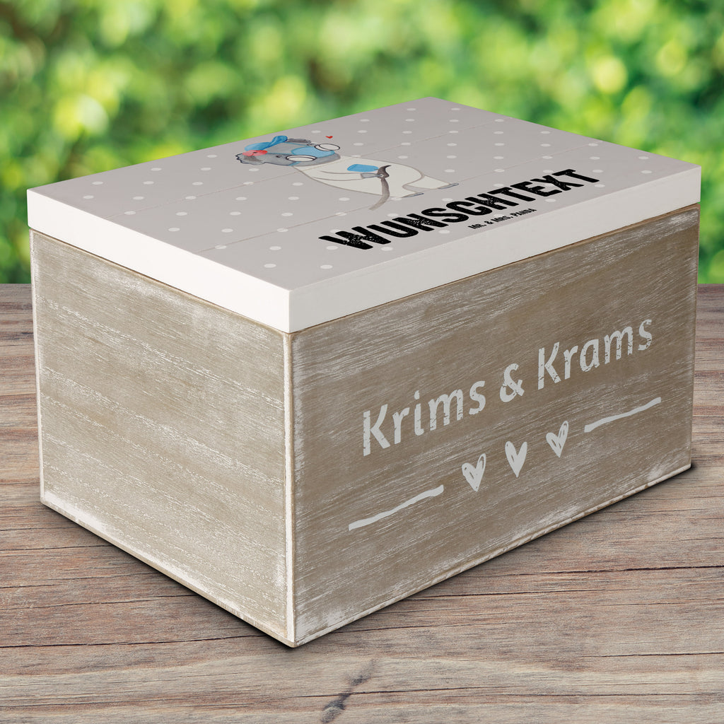 Personalisierte Holzkiste Lackiererin mit Herz Holzkiste mit Namen, Kiste mit Namen, Schatzkiste mit Namen, Truhe mit Namen, Schatulle mit Namen, Erinnerungsbox mit Namen, Erinnerungskiste, mit Namen, Dekokiste mit Namen, Aufbewahrungsbox mit Namen, Holzkiste Personalisiert, Kiste Personalisiert, Schatzkiste Personalisiert, Truhe Personalisiert, Schatulle Personalisiert, Erinnerungsbox Personalisiert, Erinnerungskiste Personalisiert, Dekokiste Personalisiert, Aufbewahrungsbox Personalisiert, Beruf, Ausbildung, Jubiläum, Abschied, Rente, Kollege, Kollegin, Geschenk, Schenken, Arbeitskollege, Mitarbeiter, Firma, Danke, Dankeschön, Lackiererin, Lackierermeisterin, Werkstatt Lackiererin, Gesellenprüfung