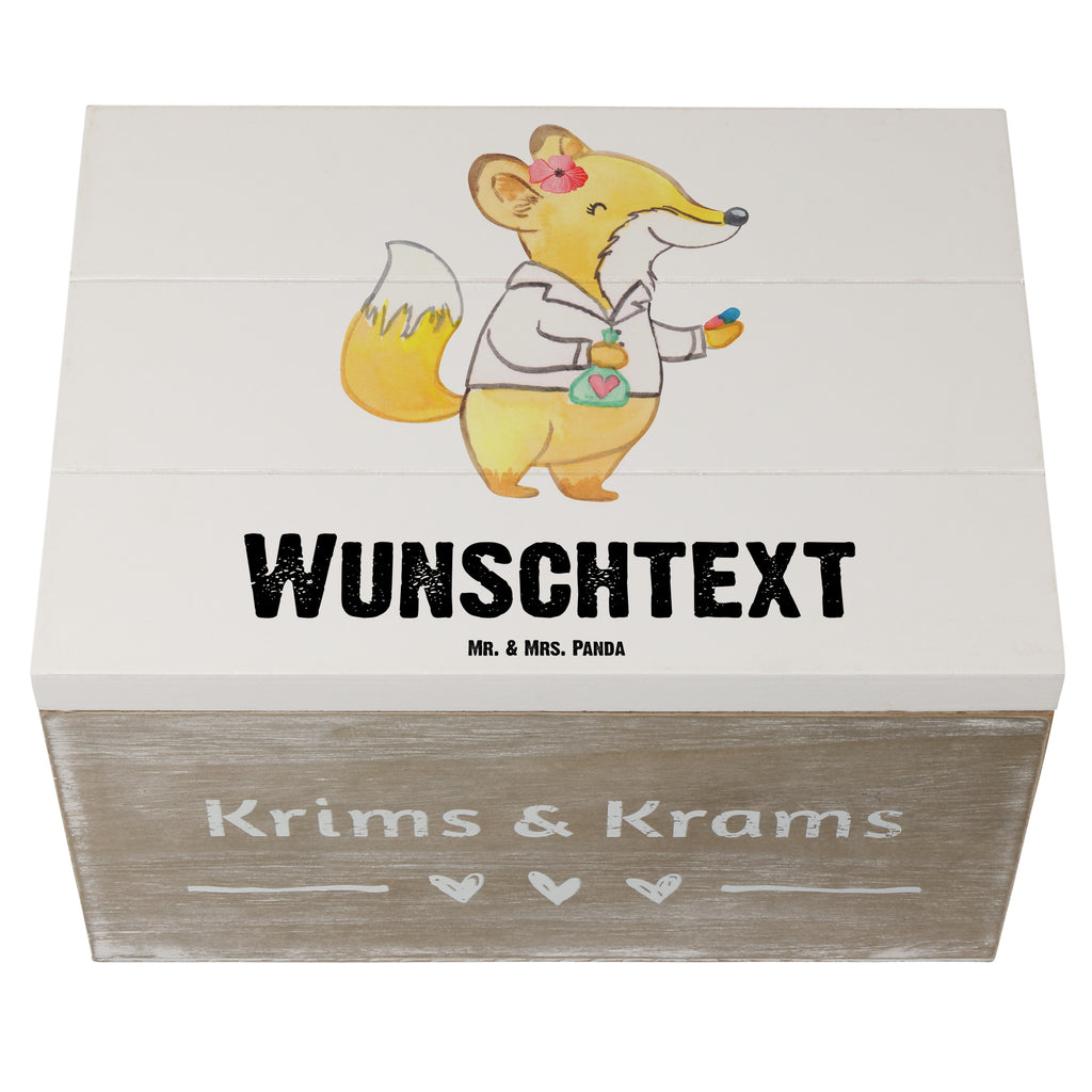 Personalisierte Holzkiste Apothekerin mit Herz Holzkiste mit Namen, Kiste mit Namen, Schatzkiste mit Namen, Truhe mit Namen, Schatulle mit Namen, Erinnerungsbox mit Namen, Erinnerungskiste, mit Namen, Dekokiste mit Namen, Aufbewahrungsbox mit Namen, Holzkiste Personalisiert, Kiste Personalisiert, Schatzkiste Personalisiert, Truhe Personalisiert, Schatulle Personalisiert, Erinnerungsbox Personalisiert, Erinnerungskiste Personalisiert, Dekokiste Personalisiert, Aufbewahrungsbox Personalisiert, Beruf, Ausbildung, Jubiläum, Abschied, Rente, Kollege, Kollegin, Geschenk, Schenken, Arbeitskollege, Mitarbeiter, Firma, Danke, Dankeschön, Apothekerin, Pharmazie, Staatsexamen, Approbation, Eröffnung Apotheke