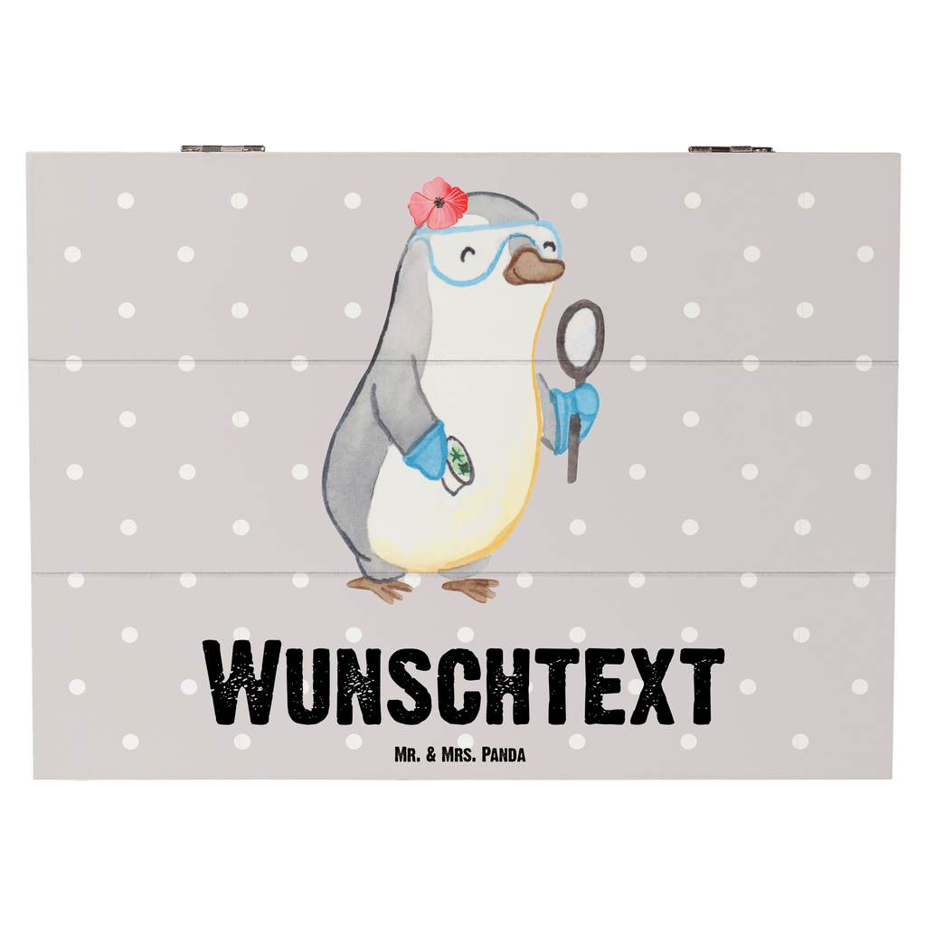 Personalisierte Holzkiste Biologin mit Herz Holzkiste mit Namen, Kiste mit Namen, Schatzkiste mit Namen, Truhe mit Namen, Schatulle mit Namen, Erinnerungsbox mit Namen, Erinnerungskiste, mit Namen, Dekokiste mit Namen, Aufbewahrungsbox mit Namen, Holzkiste Personalisiert, Kiste Personalisiert, Schatzkiste Personalisiert, Truhe Personalisiert, Schatulle Personalisiert, Erinnerungsbox Personalisiert, Erinnerungskiste Personalisiert, Dekokiste Personalisiert, Aufbewahrungsbox Personalisiert, Beruf, Ausbildung, Jubiläum, Abschied, Rente, Kollege, Kollegin, Geschenk, Schenken, Arbeitskollege, Mitarbeiter, Firma, Danke, Dankeschön, Biologin, Biologie, Naturwissenschaftlerin, Labor, Studium, Bachelor, Master