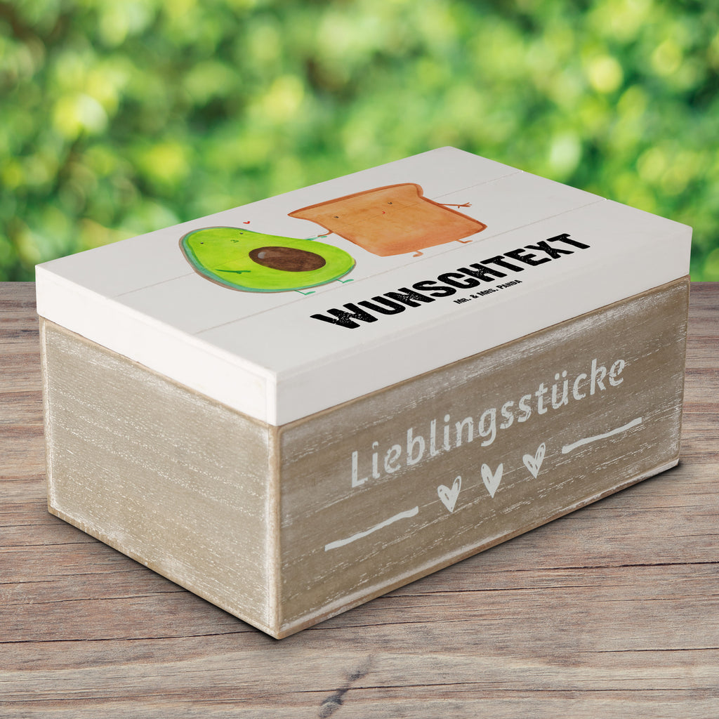 Personalisierte Holzkiste Avocado + Toast Holzkiste mit Namen, Kiste mit Namen, Schatzkiste mit Namen, Truhe mit Namen, Schatulle mit Namen, Erinnerungsbox mit Namen, Erinnerungskiste, mit Namen, Dekokiste mit Namen, Aufbewahrungsbox mit Namen, Holzkiste Personalisiert, Kiste Personalisiert, Schatzkiste Personalisiert, Truhe Personalisiert, Schatulle Personalisiert, Erinnerungsbox Personalisiert, Erinnerungskiste Personalisiert, Dekokiste Personalisiert, Aufbewahrungsbox Personalisiert, Avocado, Veggie, Vegan, Gesund, Toast, Toastbrot, Liebespaar, Pärchen, Freund, Freundin, Verlobt, Verlobungsparty, Hochzeit, Hochzeitsgeschenk, Jahrestag, Jahrestagsgeschenk
