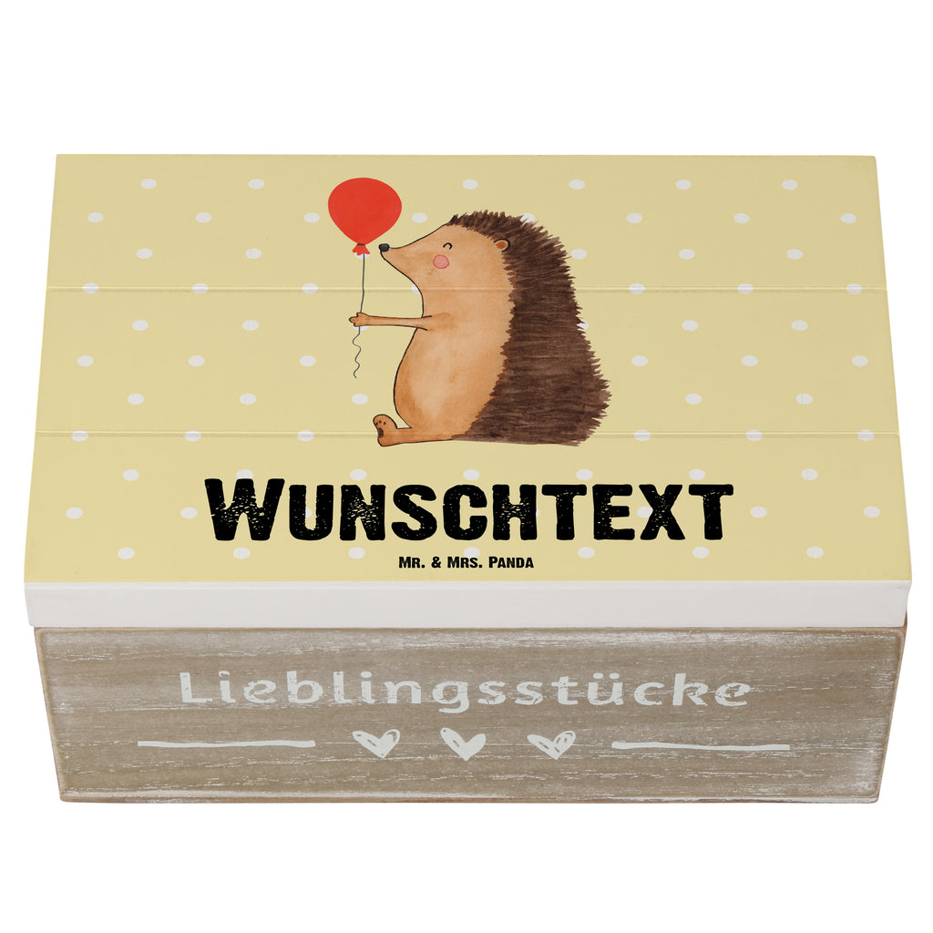 Personalisierte Holzkiste Igel mit Luftballon Holzkiste mit Namen, Kiste mit Namen, Schatzkiste mit Namen, Truhe mit Namen, Schatulle mit Namen, Erinnerungsbox mit Namen, Erinnerungskiste, mit Namen, Dekokiste mit Namen, Aufbewahrungsbox mit Namen, Holzkiste Personalisiert, Kiste Personalisiert, Schatzkiste Personalisiert, Truhe Personalisiert, Schatulle Personalisiert, Erinnerungsbox Personalisiert, Erinnerungskiste Personalisiert, Dekokiste Personalisiert, Aufbewahrungsbox Personalisiert, süße Tiermotive, gute Laune, lustige Sprüche, Tiere, Igel, Geburtstag, Herzlichen Glückwunsch, Glückwunsch, Geburtstagskind, Ballon, Happy Birthday