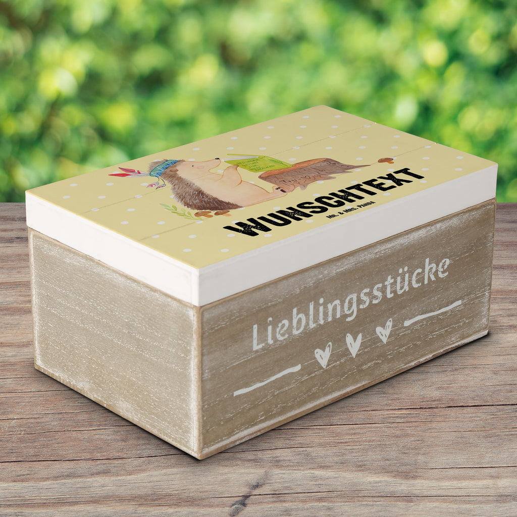 Personalisierte Holzkiste Igel Indianer Holzkiste mit Namen, Kiste mit Namen, Schatzkiste mit Namen, Truhe mit Namen, Schatulle mit Namen, Erinnerungsbox mit Namen, Erinnerungskiste, mit Namen, Dekokiste mit Namen, Aufbewahrungsbox mit Namen, Holzkiste Personalisiert, Kiste Personalisiert, Schatzkiste Personalisiert, Truhe Personalisiert, Schatulle Personalisiert, Erinnerungsbox Personalisiert, Erinnerungskiste Personalisiert, Dekokiste Personalisiert, Aufbewahrungsbox Personalisiert, Waldtiere, Tiere, Igel, Indianer, Abenteuer, Lagerfeuer, Camping