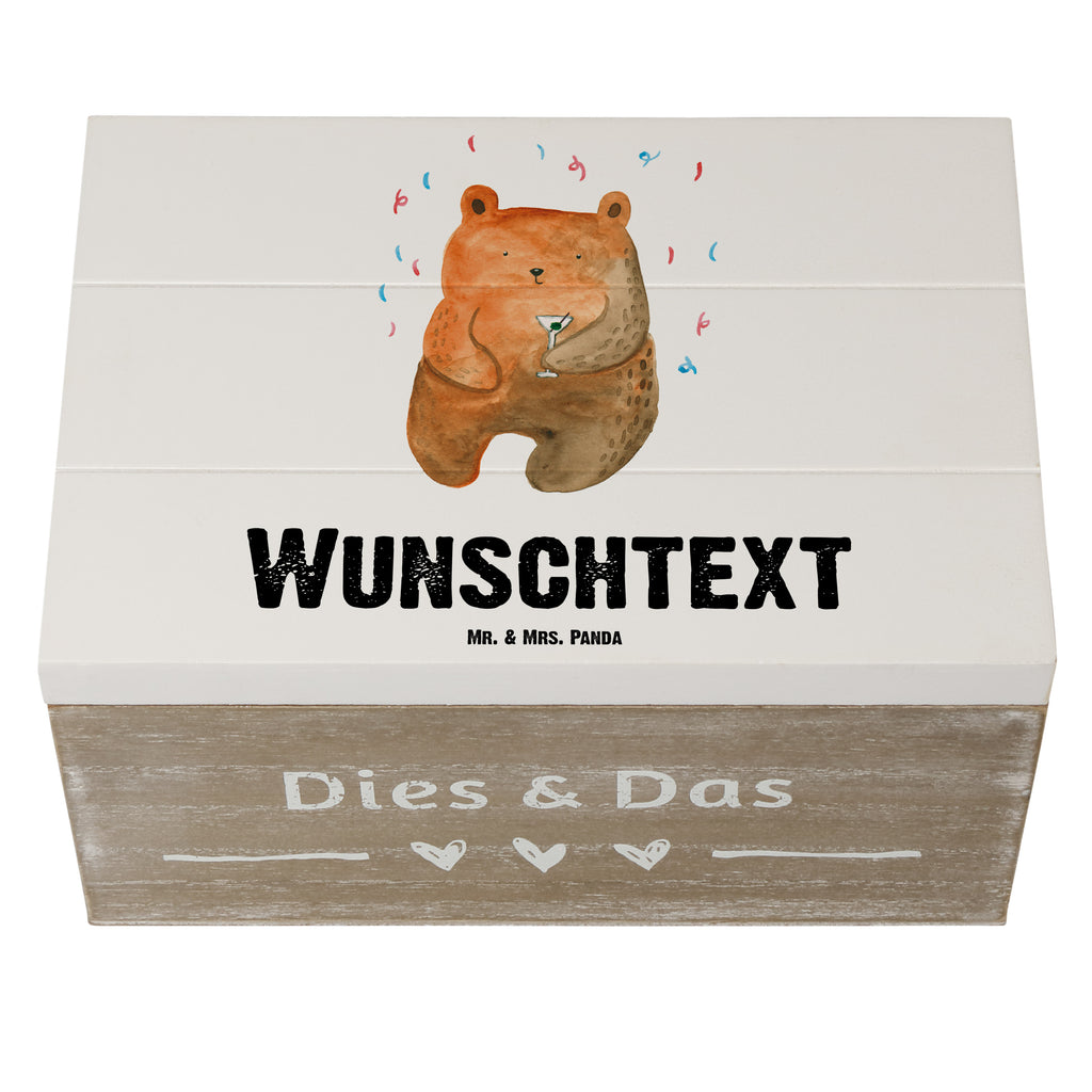 Personalisierte Holzkiste Bär Party Holzkiste mit Namen, Kiste mit Namen, Schatzkiste mit Namen, Truhe mit Namen, Schatulle mit Namen, Erinnerungsbox mit Namen, Erinnerungskiste, mit Namen, Dekokiste mit Namen, Aufbewahrungsbox mit Namen, Holzkiste Personalisiert, Kiste Personalisiert, Schatzkiste Personalisiert, Truhe Personalisiert, Schatulle Personalisiert, Erinnerungsbox Personalisiert, Erinnerungskiste Personalisiert, Dekokiste Personalisiert, Aufbewahrungsbox Personalisiert, Bär, Teddy, Teddybär, Geburtstag, Geburtstagsgeschenk, Geschenk, Party, Feiern, Abfeiern, Mitbringsel, Gute Laune, Lustig