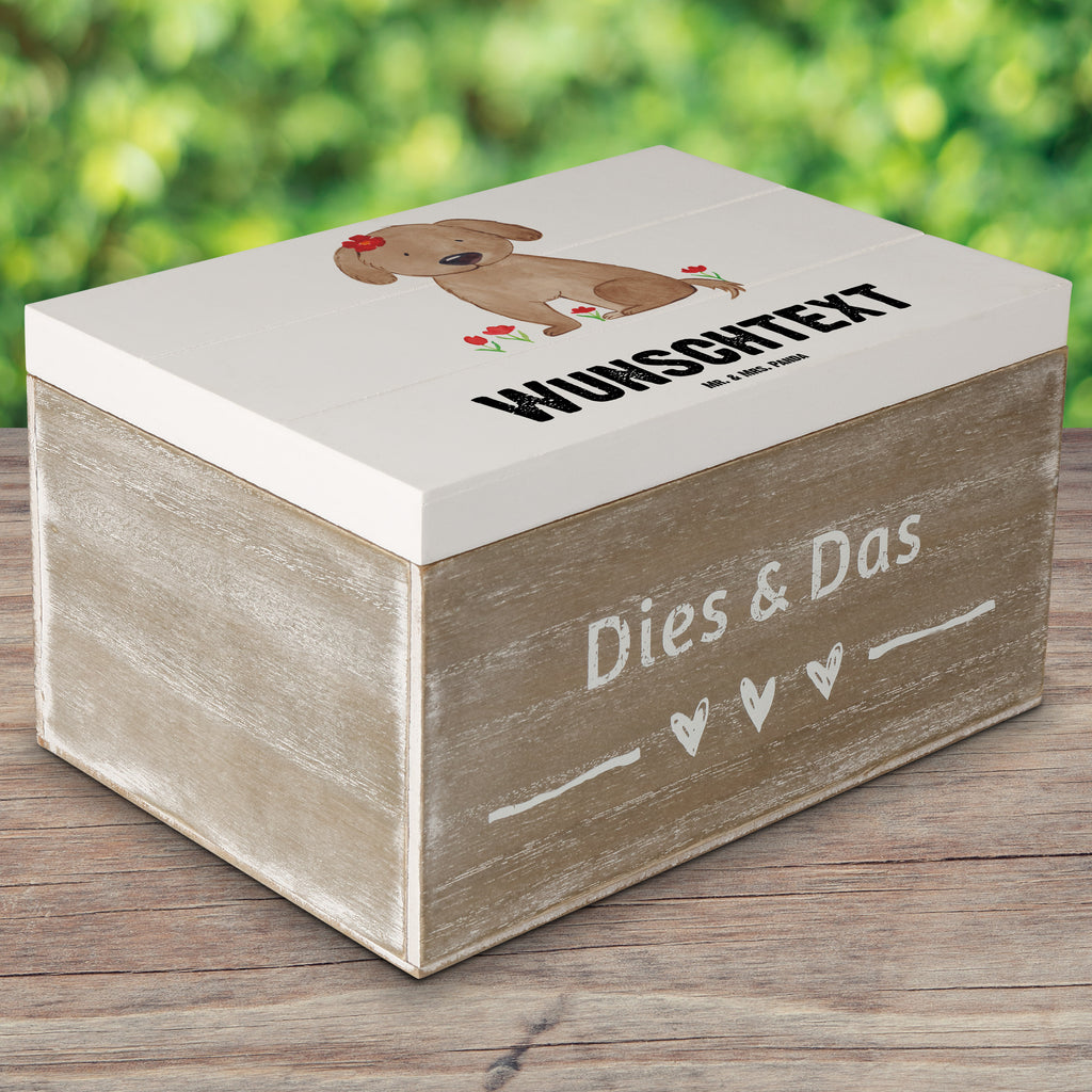 Personalisierte Holzkiste Hund Hundedame Holzkiste mit Namen, Kiste mit Namen, Schatzkiste mit Namen, Truhe mit Namen, Schatulle mit Namen, Erinnerungsbox mit Namen, Erinnerungskiste, mit Namen, Dekokiste mit Namen, Aufbewahrungsbox mit Namen, Holzkiste Personalisiert, Kiste Personalisiert, Schatzkiste Personalisiert, Truhe Personalisiert, Schatulle Personalisiert, Erinnerungsbox Personalisiert, Erinnerungskiste Personalisiert, Dekokiste Personalisiert, Aufbewahrungsbox Personalisiert, Hund, Hundemotiv, Haustier, Hunderasse, Tierliebhaber, Hundebesitzer, Sprüche, Hunde, Hundeliebe, Hundeglück, Liebe, Frauchen