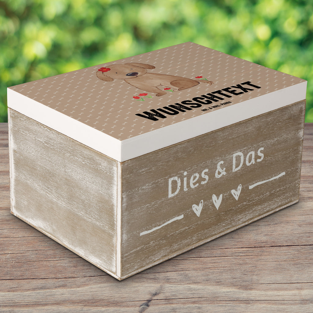 Personalisierte Holzkiste Hund Hundedame Holzkiste mit Namen, Kiste mit Namen, Schatzkiste mit Namen, Truhe mit Namen, Schatulle mit Namen, Erinnerungsbox mit Namen, Erinnerungskiste, mit Namen, Dekokiste mit Namen, Aufbewahrungsbox mit Namen, Holzkiste Personalisiert, Kiste Personalisiert, Schatzkiste Personalisiert, Truhe Personalisiert, Schatulle Personalisiert, Erinnerungsbox Personalisiert, Erinnerungskiste Personalisiert, Dekokiste Personalisiert, Aufbewahrungsbox Personalisiert, Hund, Hundemotiv, Haustier, Hunderasse, Tierliebhaber, Hundebesitzer, Sprüche, Hunde, Hundeliebe, Hundeglück, Liebe, Frauchen