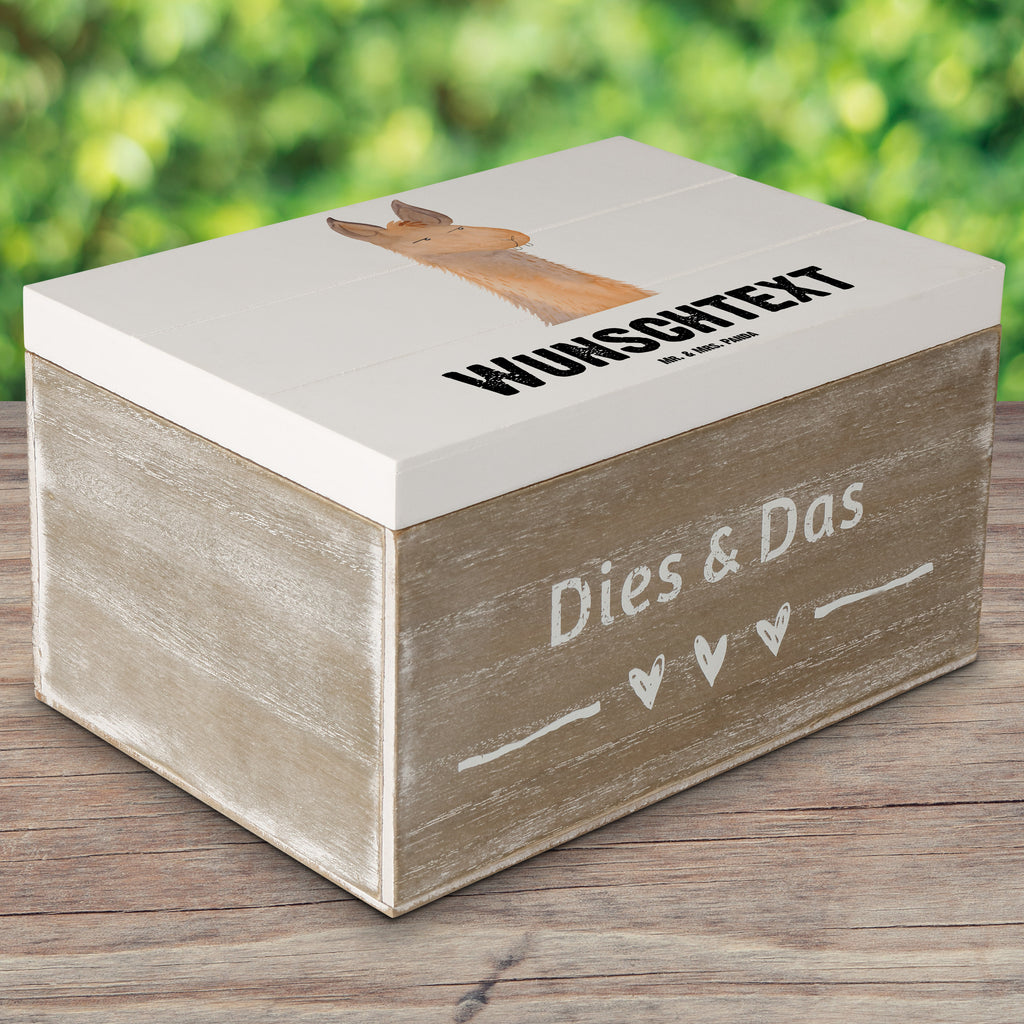 Personalisierte Holzkiste Lamakopf genervt Holzkiste mit Namen, Kiste mit Namen, Schatzkiste mit Namen, Truhe mit Namen, Schatulle mit Namen, Erinnerungsbox mit Namen, Erinnerungskiste, mit Namen, Dekokiste mit Namen, Aufbewahrungsbox mit Namen, Holzkiste Personalisiert, Kiste Personalisiert, Schatzkiste Personalisiert, Truhe Personalisiert, Schatulle Personalisiert, Erinnerungsbox Personalisiert, Erinnerungskiste Personalisiert, Dekokiste Personalisiert, Aufbewahrungsbox Personalisiert, Lama, Alpaka, Lamas, Recht haben, genervt sein, Freundin, beste Freundin, Partnerin, Büro, Büroalltag, Chef, Chefin, Azubi