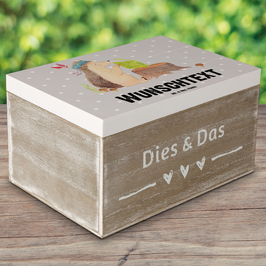 Personalisierte Holzkiste Igel Indianer Holzkiste mit Namen, Kiste mit Namen, Schatzkiste mit Namen, Truhe mit Namen, Schatulle mit Namen, Erinnerungsbox mit Namen, Erinnerungskiste, mit Namen, Dekokiste mit Namen, Aufbewahrungsbox mit Namen, Holzkiste Personalisiert, Kiste Personalisiert, Schatzkiste Personalisiert, Truhe Personalisiert, Schatulle Personalisiert, Erinnerungsbox Personalisiert, Erinnerungskiste Personalisiert, Dekokiste Personalisiert, Aufbewahrungsbox Personalisiert, Waldtiere, Tiere, Igel, Indianer, Abenteuer, Lagerfeuer, Camping
