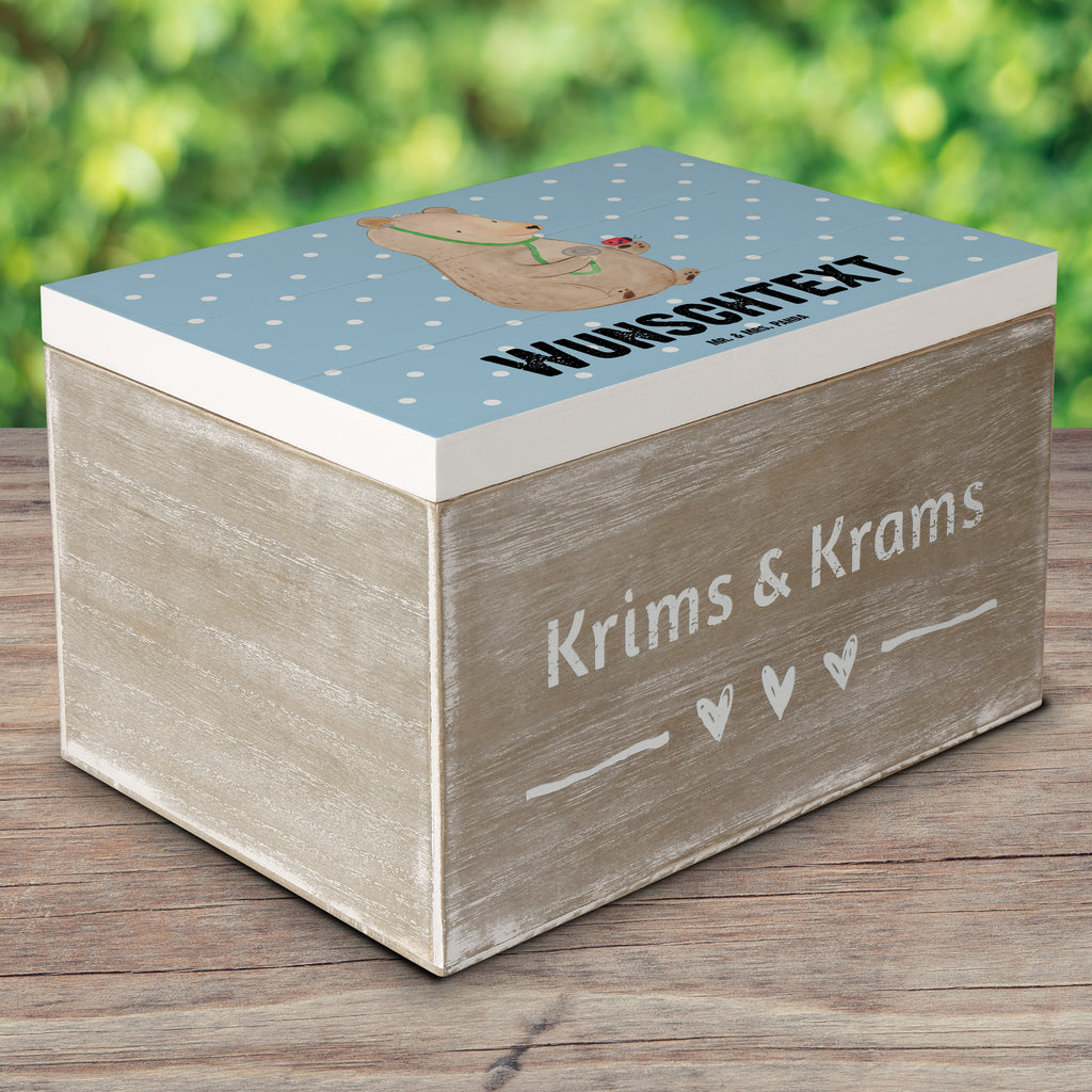 Personalisierte Holzkiste Bär Arzt Holzkiste mit Namen, Kiste mit Namen, Schatzkiste mit Namen, Truhe mit Namen, Schatulle mit Namen, Erinnerungsbox mit Namen, Erinnerungskiste, mit Namen, Dekokiste mit Namen, Aufbewahrungsbox mit Namen, Holzkiste Personalisiert, Kiste Personalisiert, Schatzkiste Personalisiert, Truhe Personalisiert, Schatulle Personalisiert, Erinnerungsbox Personalisiert, Erinnerungskiste Personalisiert, Dekokiste Personalisiert, Aufbewahrungsbox Personalisiert, Bär, Teddy, Teddybär, Arzt, Ärztin, Doktor, Professor, Doktorin, Professorin