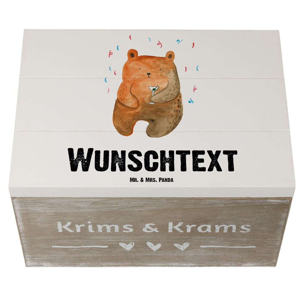 Personalisierte Holzkiste Bär Party Holzkiste mit Namen, Kiste mit Namen, Schatzkiste mit Namen, Truhe mit Namen, Schatulle mit Namen, Erinnerungsbox mit Namen, Erinnerungskiste, mit Namen, Dekokiste mit Namen, Aufbewahrungsbox mit Namen, Holzkiste Personalisiert, Kiste Personalisiert, Schatzkiste Personalisiert, Truhe Personalisiert, Schatulle Personalisiert, Erinnerungsbox Personalisiert, Erinnerungskiste Personalisiert, Dekokiste Personalisiert, Aufbewahrungsbox Personalisiert, Bär, Teddy, Teddybär, Geburtstag, Geburtstagsgeschenk, Geschenk, Party, Feiern, Abfeiern, Mitbringsel, Gute Laune, Lustig
