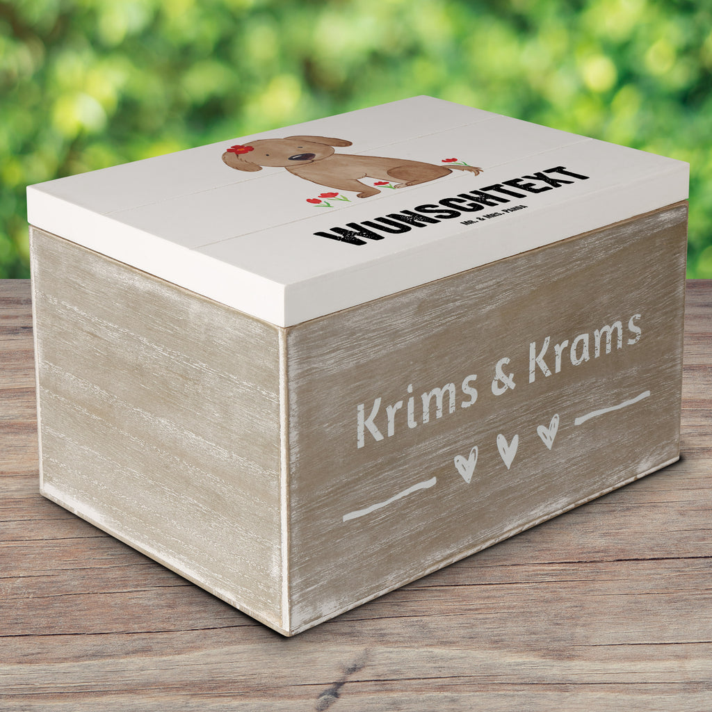 Personalisierte Holzkiste Hund Hundedame Holzkiste mit Namen, Kiste mit Namen, Schatzkiste mit Namen, Truhe mit Namen, Schatulle mit Namen, Erinnerungsbox mit Namen, Erinnerungskiste, mit Namen, Dekokiste mit Namen, Aufbewahrungsbox mit Namen, Holzkiste Personalisiert, Kiste Personalisiert, Schatzkiste Personalisiert, Truhe Personalisiert, Schatulle Personalisiert, Erinnerungsbox Personalisiert, Erinnerungskiste Personalisiert, Dekokiste Personalisiert, Aufbewahrungsbox Personalisiert, Hund, Hundemotiv, Haustier, Hunderasse, Tierliebhaber, Hundebesitzer, Sprüche, Hunde, Hundeliebe, Hundeglück, Liebe, Frauchen
