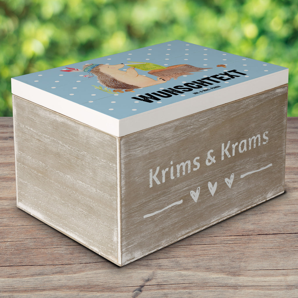 Personalisierte Holzkiste Igel Indianer Holzkiste mit Namen, Kiste mit Namen, Schatzkiste mit Namen, Truhe mit Namen, Schatulle mit Namen, Erinnerungsbox mit Namen, Erinnerungskiste, mit Namen, Dekokiste mit Namen, Aufbewahrungsbox mit Namen, Holzkiste Personalisiert, Kiste Personalisiert, Schatzkiste Personalisiert, Truhe Personalisiert, Schatulle Personalisiert, Erinnerungsbox Personalisiert, Erinnerungskiste Personalisiert, Dekokiste Personalisiert, Aufbewahrungsbox Personalisiert, Waldtiere, Tiere, Igel, Indianer, Abenteuer, Lagerfeuer, Camping