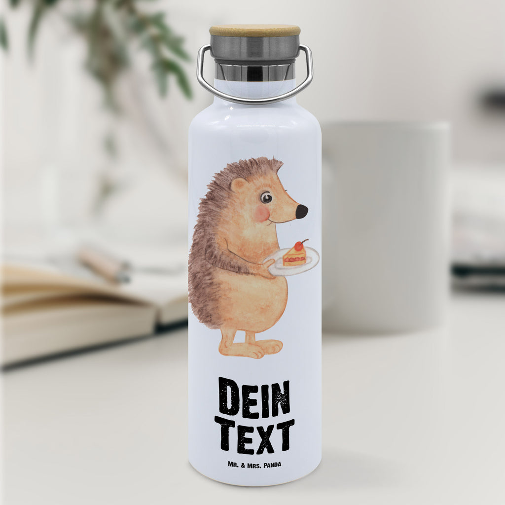 Personalisierte Trinkflasche Igel mit Kuchenstück Personalisierte Trinkflasche, Trinkflasche mit Namen, Trinkflasche bedrucken, Flasche personalisiert, Trinkflasch mit Aufdruck, Trinkflasche Werbegeschenk, Namensaufdruck Trinkflasche, Sportflasche personalisiert, Trinkflasche Sport, Tiermotive, Gute Laune, lustige Sprüche, Tiere, Igel, Essen Spruch, Kuchen, Backen Geschenk, Kuchen backen, Einladung Party, Geburtstagskuchen, Torte