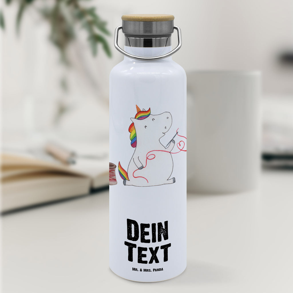 Personalisierte Trinkflasche Einhorn Näherin Personalisierte Trinkflasche, Trinkflasche mit Namen, Trinkflasche bedrucken, Flasche personalisiert, Trinkflasch mit Aufdruck, Trinkflasche Werbegeschenk, Namensaufdruck Trinkflasche, Sportflasche personalisiert, Trinkflasche Sport, Einhorn, Einhörner, Einhorn Deko, Pegasus, Unicorn, Näherin, nähen, Mädchen, Freundin, Häkeln, Stricken, basteln, Nähzimmer