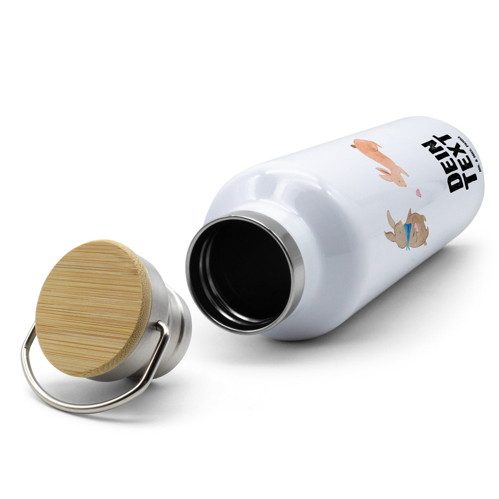 Personalisierte Trinkflasche Hasen Muschel Personalisierte Trinkflasche, Trinkflasche mit Namen, Trinkflasche bedrucken, Flasche personalisiert, Trinkflasch mit Aufdruck, Trinkflasche Werbegeschenk, Namensaufdruck Trinkflasche, Sportflasche personalisiert, Trinkflasche Sport, Familie, Vatertag, Muttertag, Bruder, Schwester, Mama, Papa, Oma, Opa, Hasen, beste Freundin, Freundin, Freundinnen, best friends, BFF, Muscheln sammeln, Muscheln, Meer