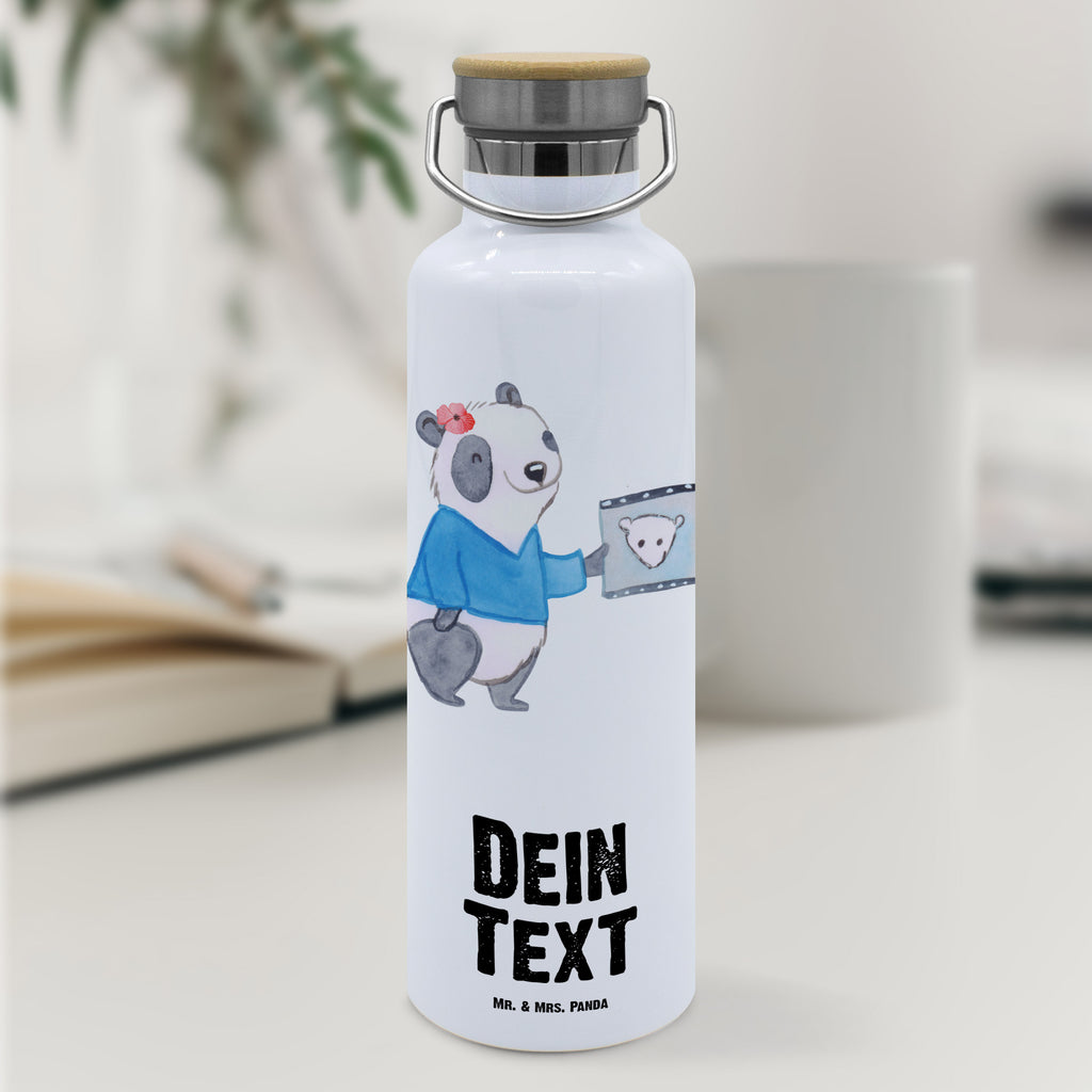 Personalisierte Trinkflasche Fachärztin für Radiologie mit Herz Personalisierte Trinkflasche, Trinkflasche mit Namen, Trinkflasche bedrucken, Flasche personalisiert, Trinkflasch mit Aufdruck, Trinkflasche Werbegeschenk, Namensaufdruck Trinkflasche, Sportflasche personalisiert, Trinkflasche Sport, Beruf, Ausbildung, Jubiläum, Abschied, Rente, Kollege, Kollegin, Geschenk, Schenken, Arbeitskollege, Mitarbeiter, Firma, Danke, Dankeschön