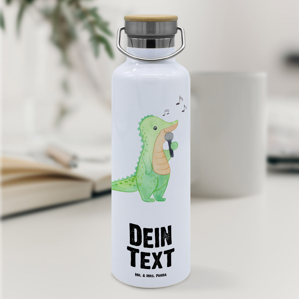 Personalisierte Trinkflasche Krokodil Singen Tage Personalisierte Trinkflasche, Trinkflasche mit Namen, Trinkflasche bedrucken, Flasche personalisiert, Trinkflasch mit Aufdruck, Trinkflasche Werbegeschenk, Namensaufdruck Trinkflasche, Sportflasche personalisiert, Trinkflasche Sport, Geschenk, Sport, Sportart, Hobby, Schenken, Danke, Dankeschön, Auszeichnung, Gewinn, Sportler, Singen, Band, Live Auftritt, Gesang, Hobbysänger