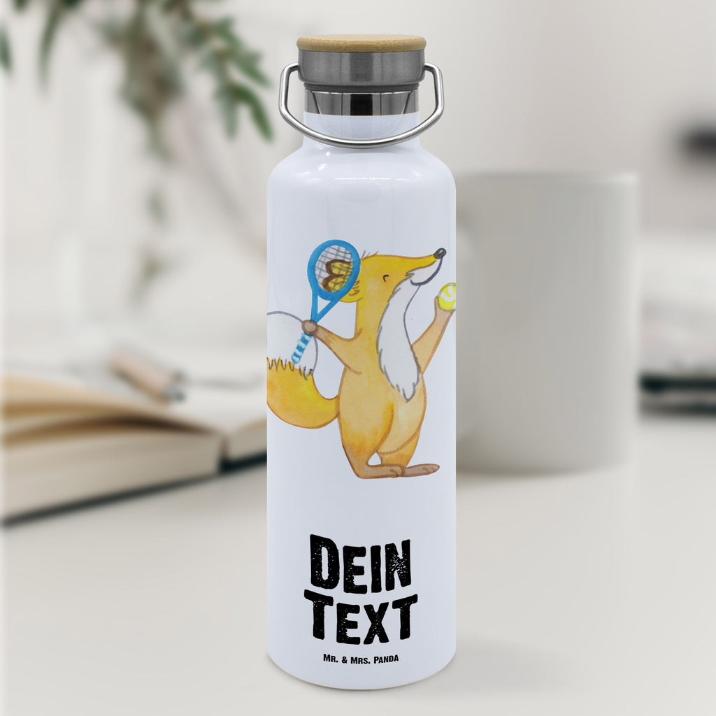 Personalisierte Trinkflasche Fuchs Tennis spielen Tage Personalisierte Trinkflasche, Trinkflasche mit Namen, Trinkflasche bedrucken, Flasche personalisiert, Trinkflasch mit Aufdruck, Trinkflasche Werbegeschenk, Namensaufdruck Trinkflasche, Sportflasche personalisiert, Trinkflasche Sport, Geschenk, Sport, Sportart, Hobby, Schenken, Danke, Dankeschön, Auszeichnung, Gewinn, Sportler, Tennis spielen, Tennisclub, Tennisverein, Tennis Turnier, Ballsportart