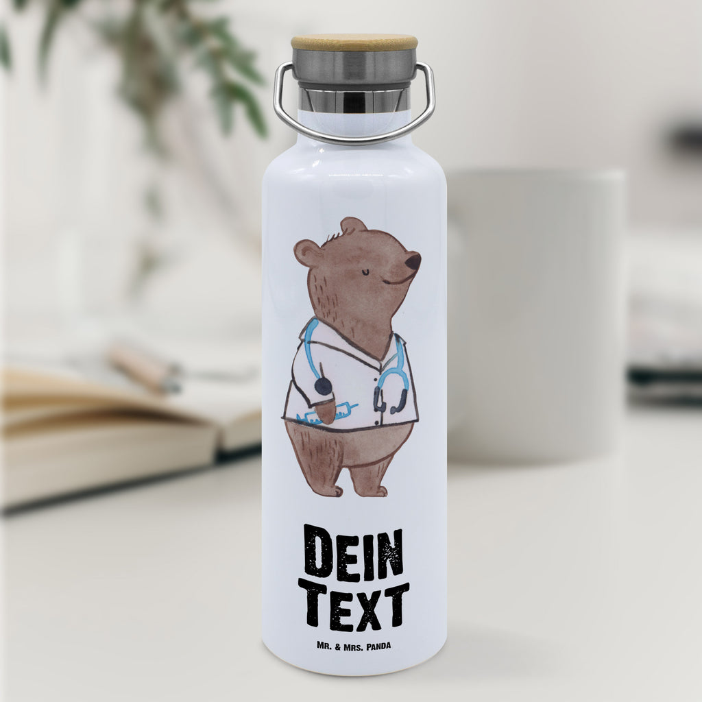 Personalisierte Trinkflasche Arzt mit Herz Personalisierte Trinkflasche, Trinkflasche mit Namen, Trinkflasche bedrucken, Flasche personalisiert, Trinkflasch mit Aufdruck, Trinkflasche Werbegeschenk, Namensaufdruck Trinkflasche, Sportflasche personalisiert, Trinkflasche Sport, Beruf, Ausbildung, Jubiläum, Abschied, Rente, Kollege, Kollegin, Geschenk, Schenken, Arbeitskollege, Mitarbeiter, Firma, Danke, Dankeschön, Arzt, Hausarzt, Mediziner, Doktor, Medizinstudium, Doktortitel, Arztpraxis